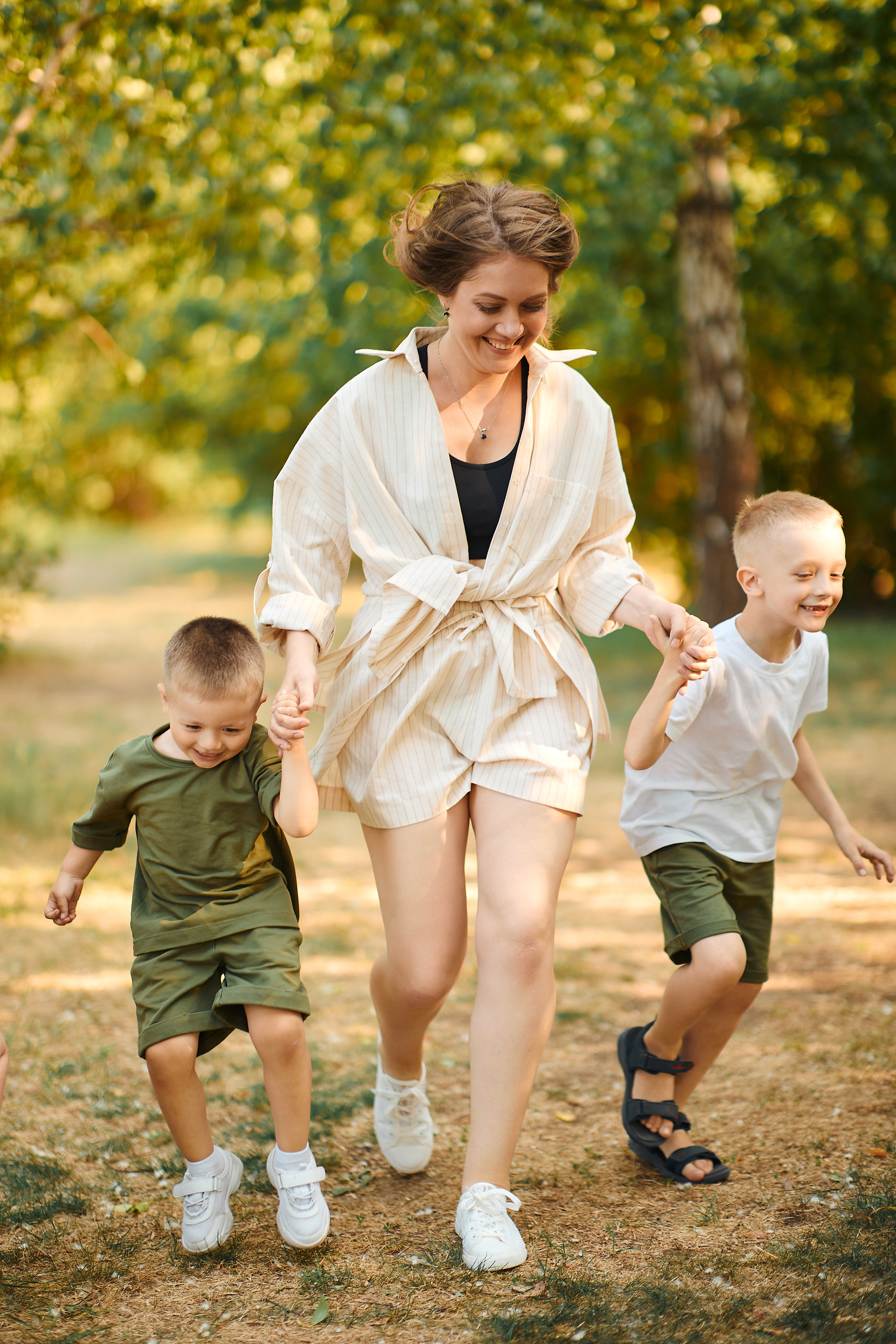 АСТОН реклама и контент. Бизнес портрет Аэросъемка Интерьерная съемка Тюмень