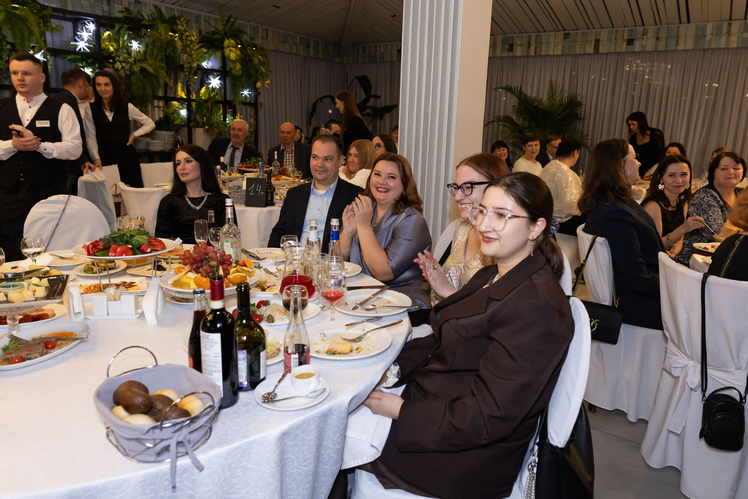 Корпоратив ресторан Времена года Москва. Семейный и детский фотограф Анна Петракова