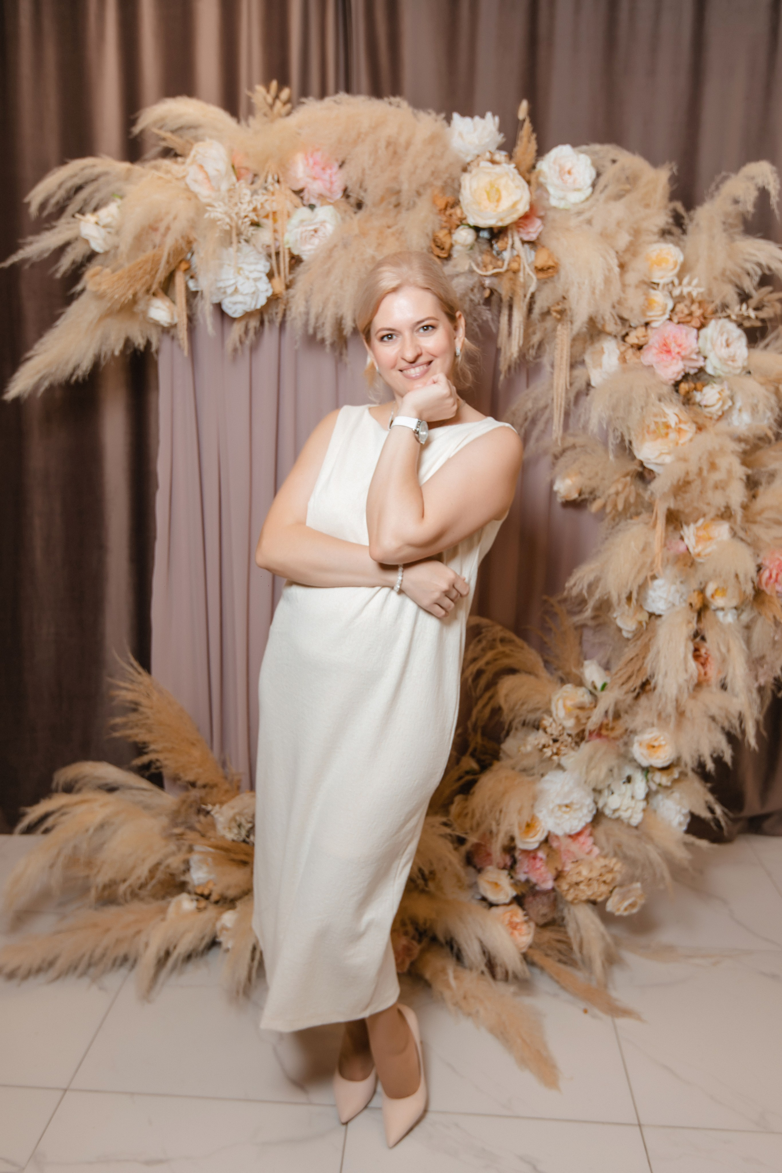 Дамский клуб 17 мая 2025. Роман Урумбаев фотограф Нижневартовск