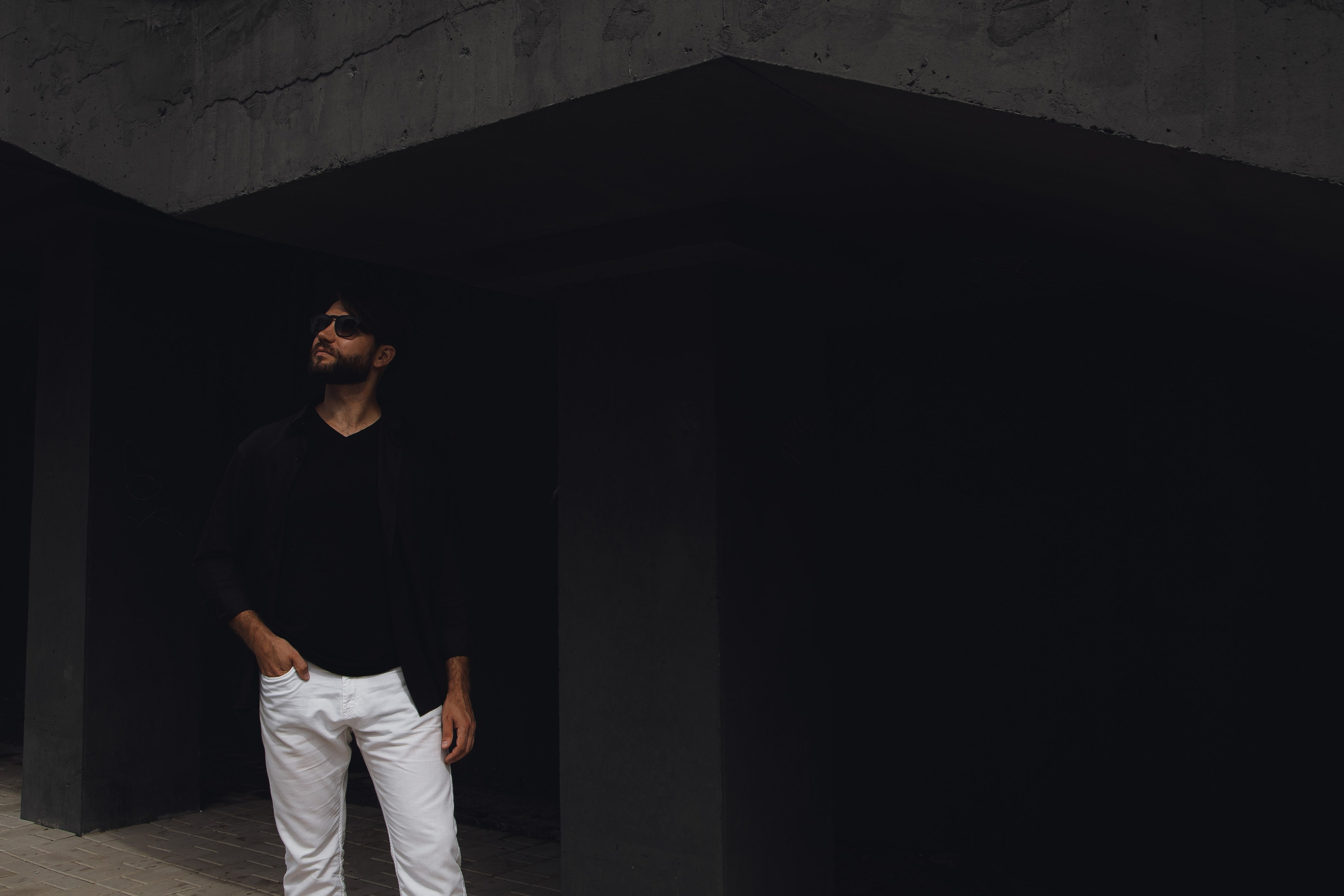 Мужская прогулочная фотосессия в Екатеринбурге. Свадебный, семейный фотограф, контент съёмка. Екатеринбург. Елена Граф