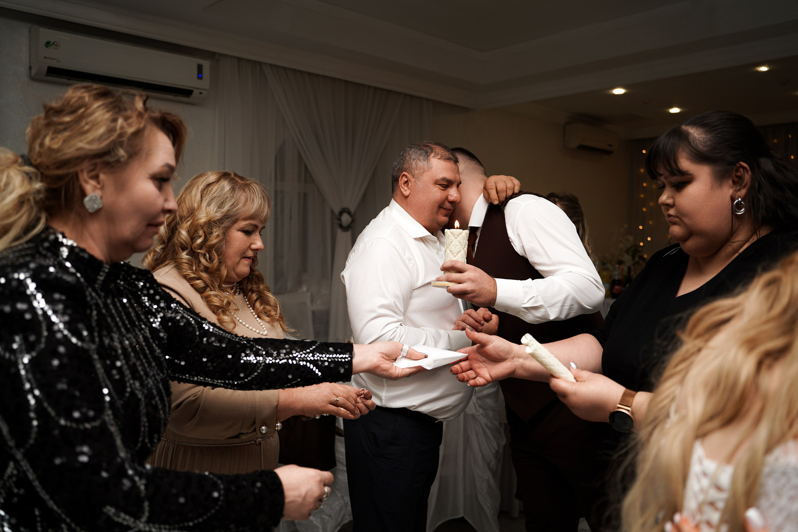 Свадебный банкет в ресторане «Верона». Свадебный фотограф в Ростове-на-Дону. Таинство Крещения и Венчания, семейные фотосессии. Алёна Чёботова