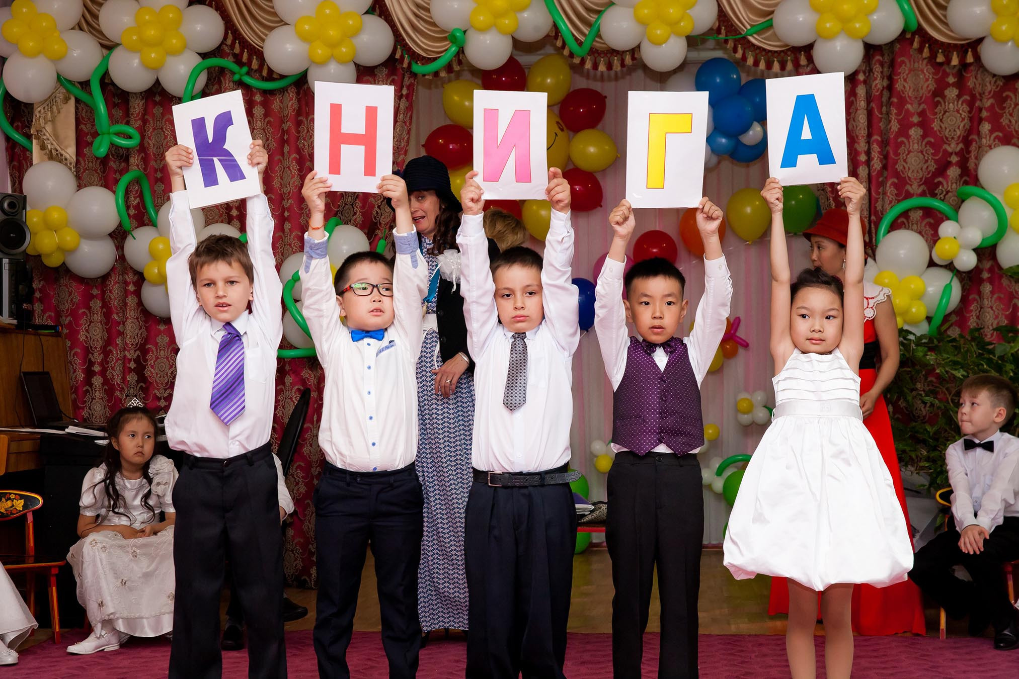 Выпускной утренник в детском саду. Фотограф Улан-Удэ Этагоров Баир
