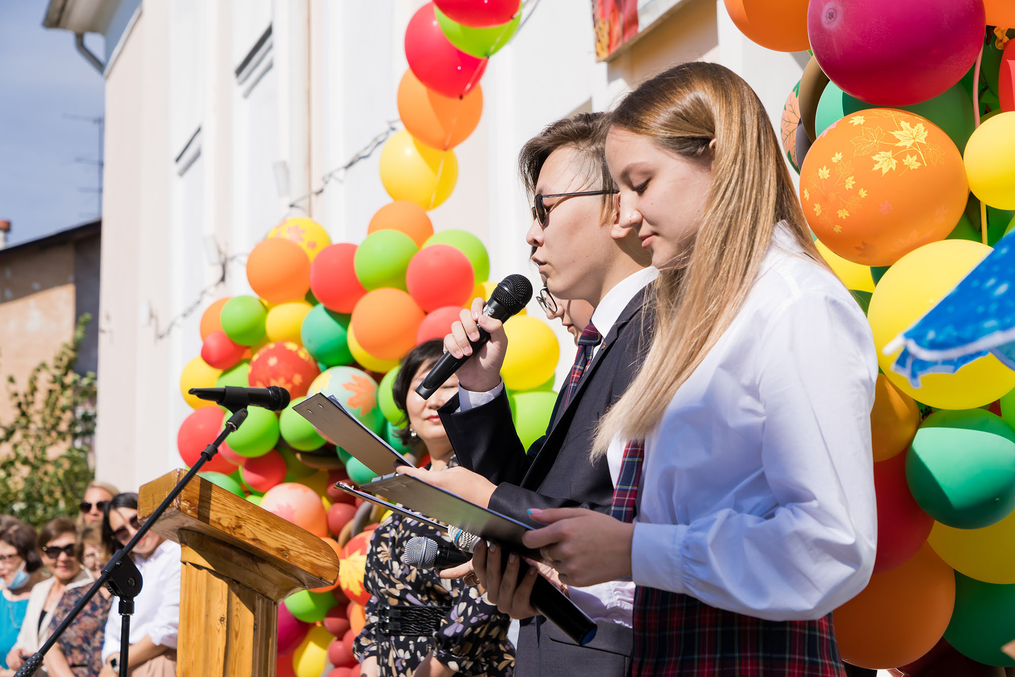 59 гимназия, торжественная линейка 1.09.2021. Фотограф Улан-Удэ Этагоров Баир