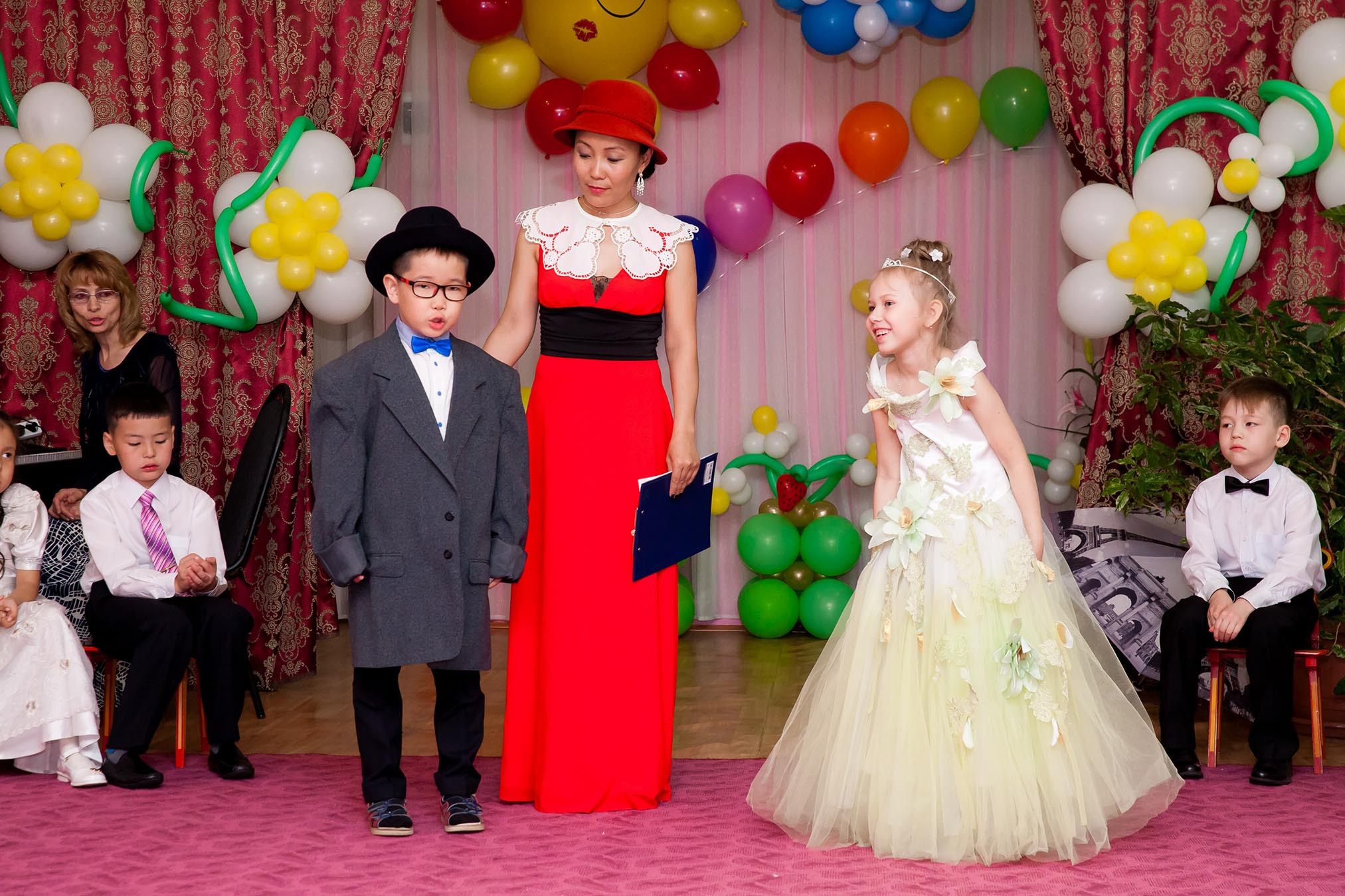 Выпускной утренник в детском саду. Фотограф Улан-Удэ Этагоров Баир