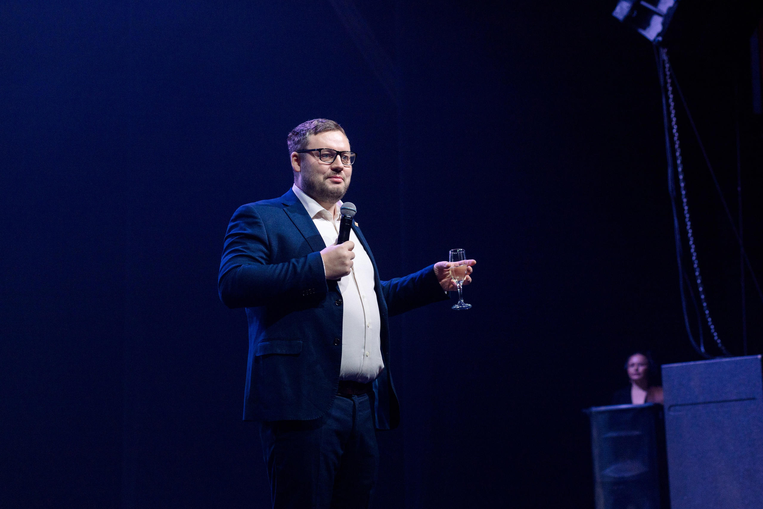 РЕПОРТАЖ: НОВЫЙ ГОД В ДК МЕТАЛЛУРГ. Профессиональный фотограф в Ижевске Леша Петров