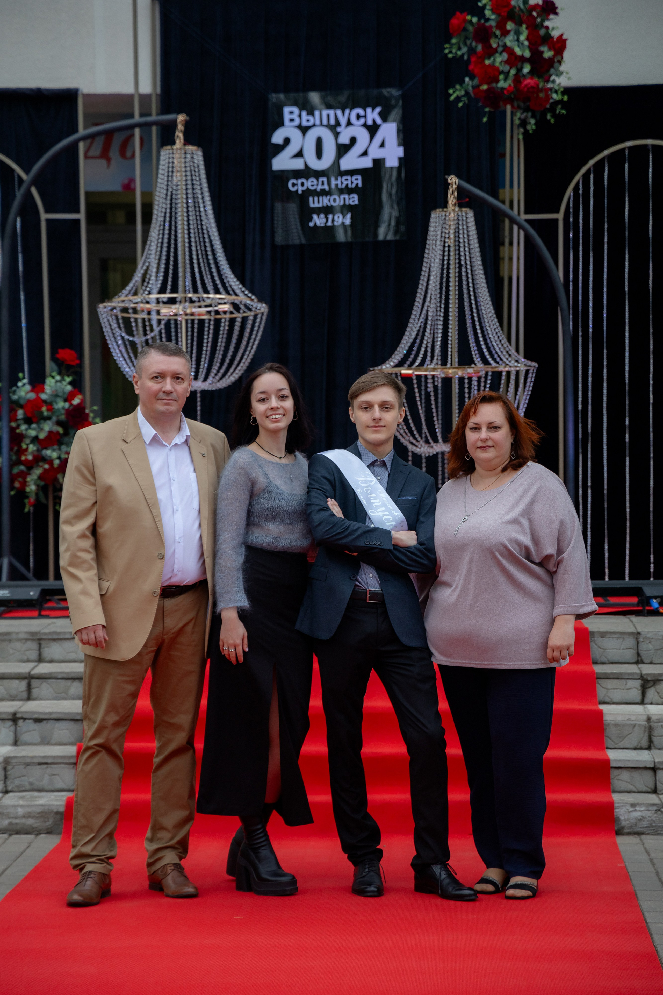 Школьный выпускной 2024 год в Соколе (Минск). Свадебный фотограф в Минске/Беларуси Сергей Спиридонов