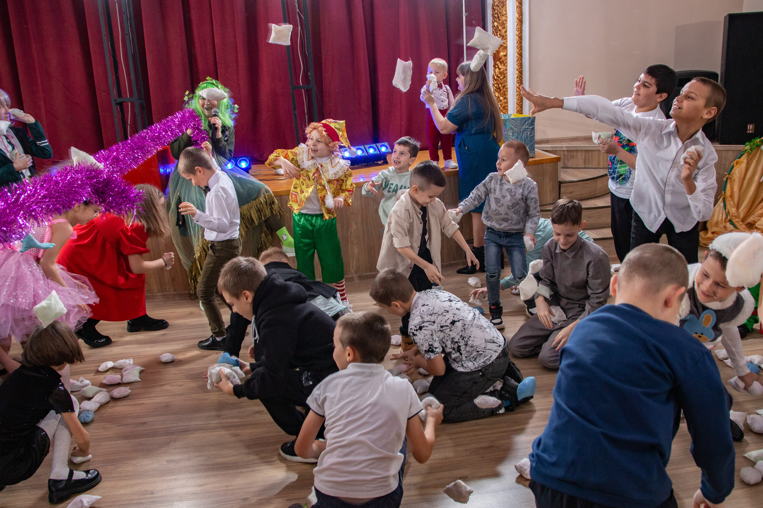 Новогодный утренник ДК Строитель г. Новоалександровск 23.12.2023. Главная