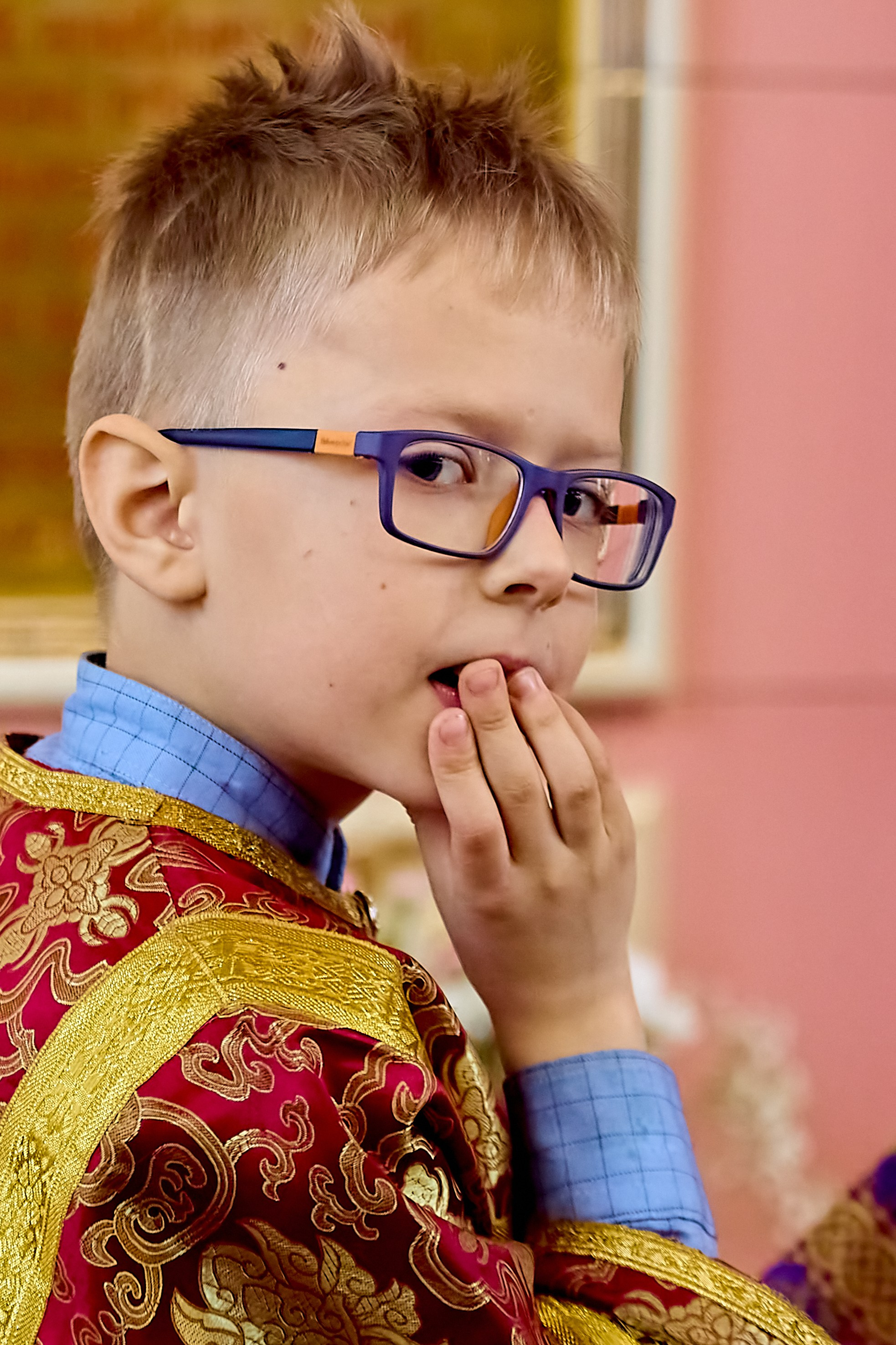 Дети в храме. Храм в г. Дзержинске преподобного Серафима Саровского. Фото Николая Голованова