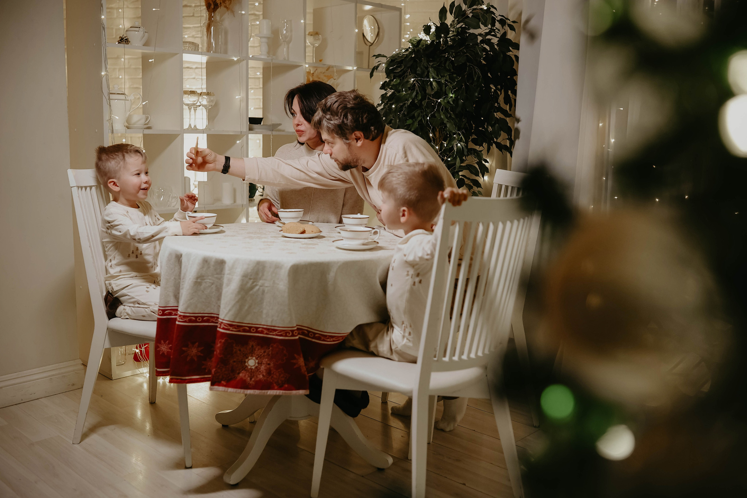 Новогодняя. Саша+Андрей+дети. Photographer in Moscow & everywhere in the World Alena Vyalova