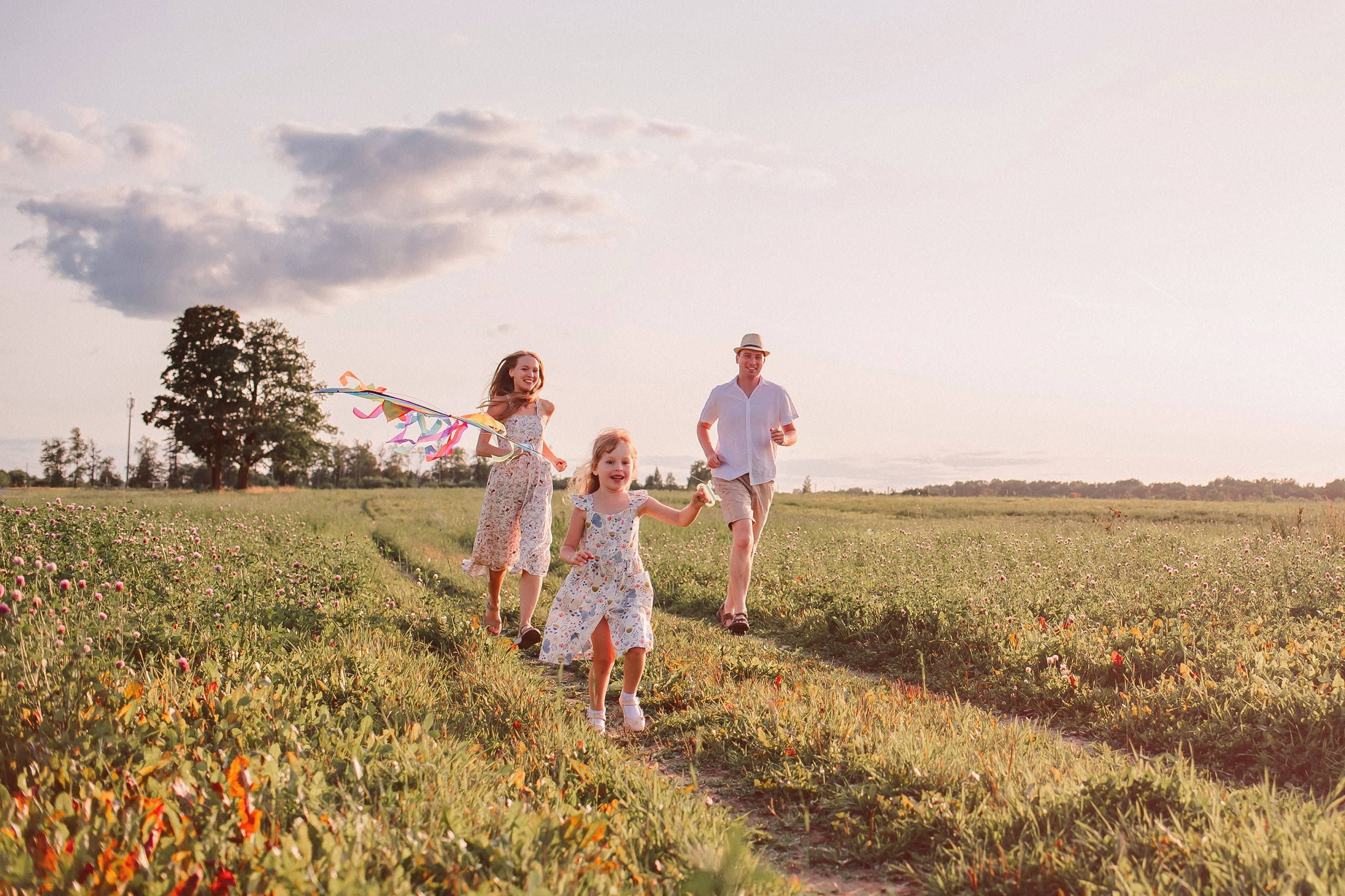 Лето. Поле. Семья. Семейный и Свадебный фотограф. Санкт-Петербург. Пушкин