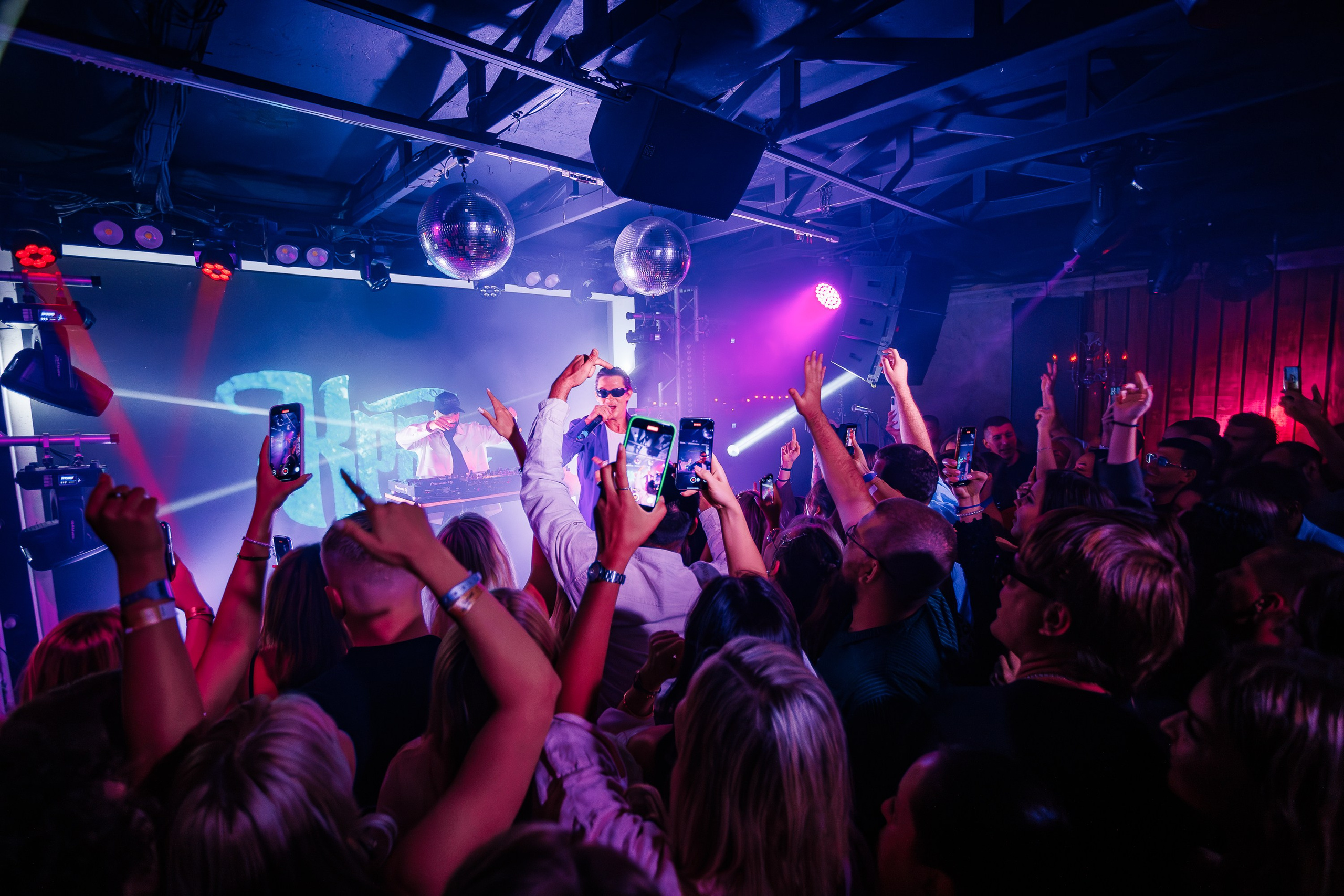 «КРАВЦ"_Чайка на пляже_Ялта_27.08.2025 г. Аминов Руслан | Фотограф