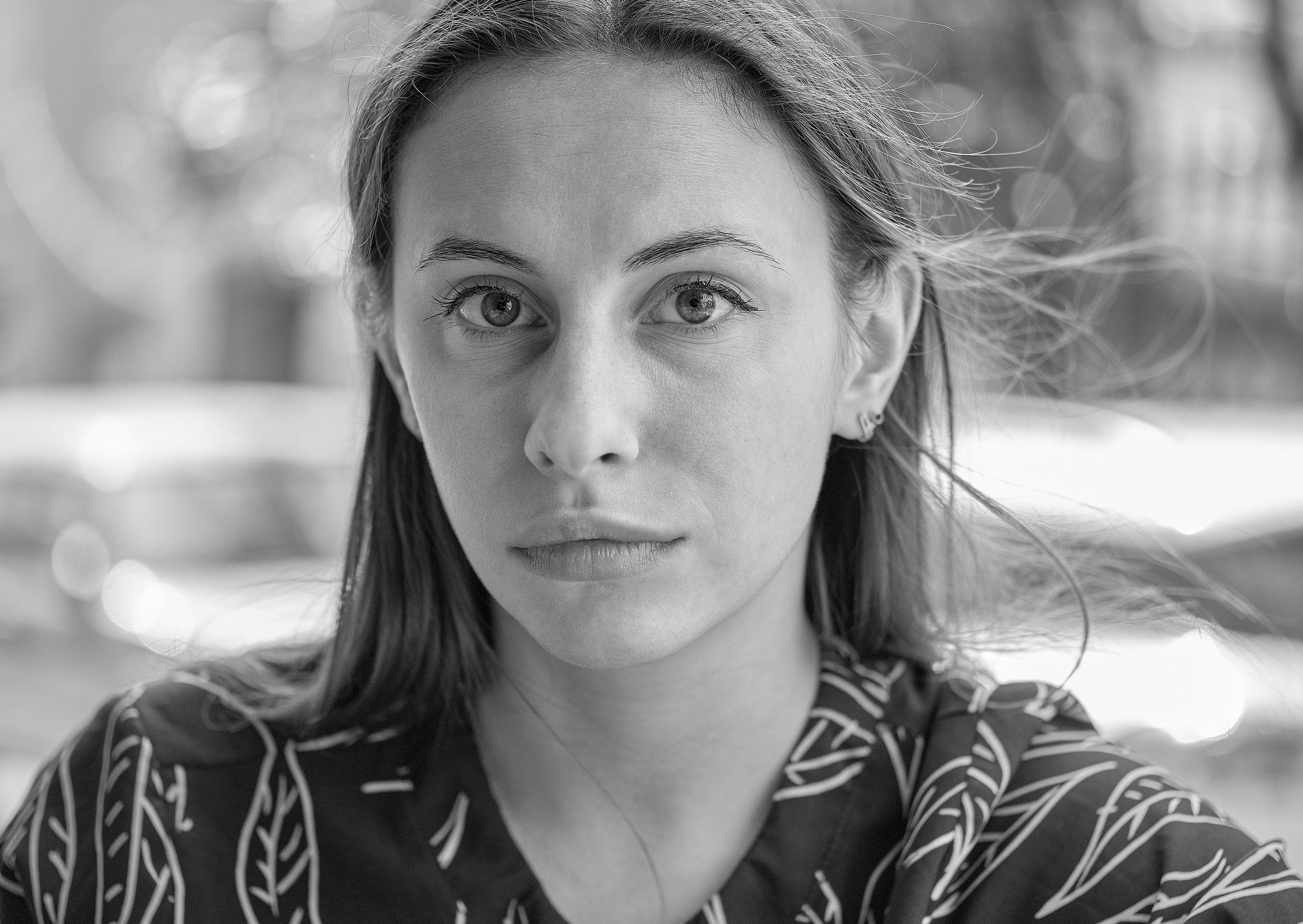 Фотоальбом с избранными женскими портретами