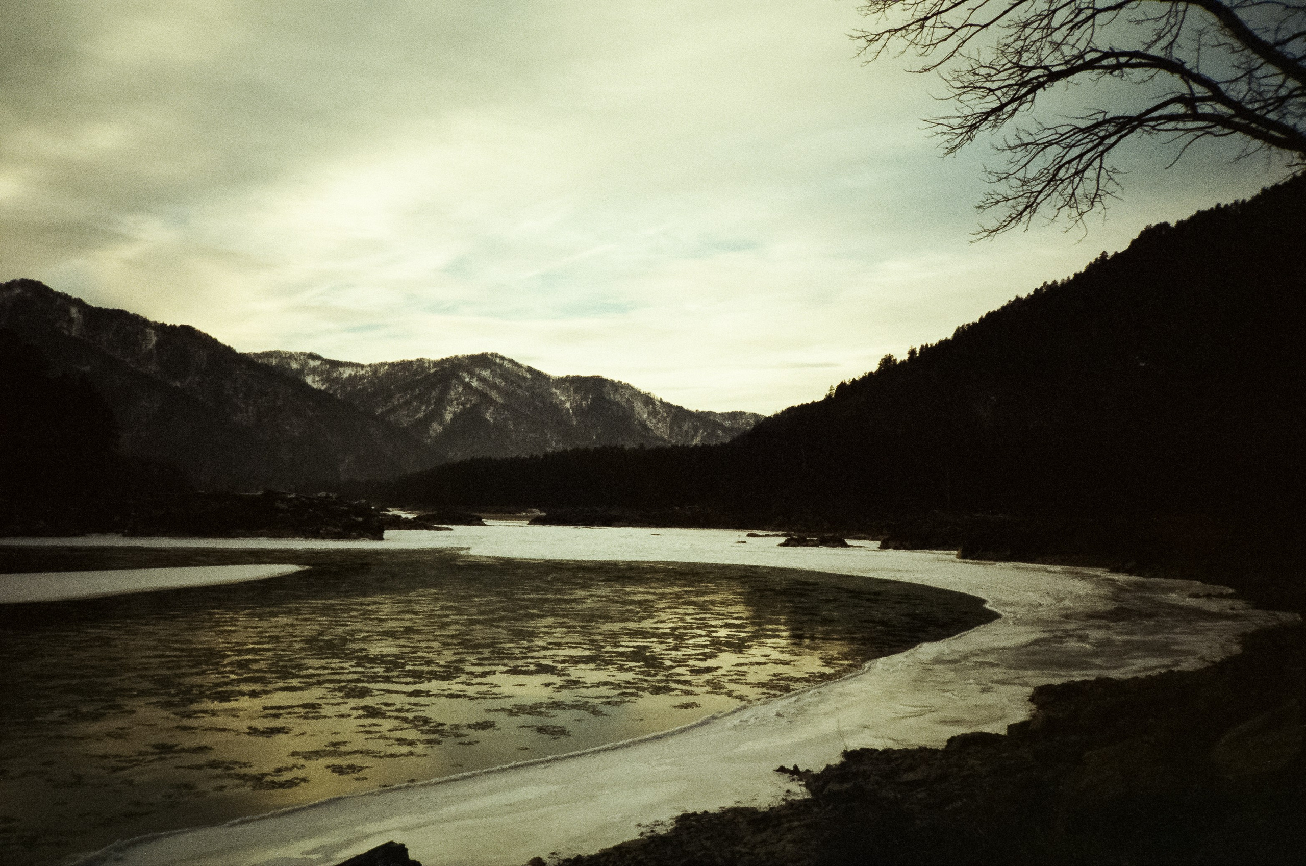 Дорога в сторону Сада Пионов, база Сила Алтая / 15 — 16 декабря 2023 г