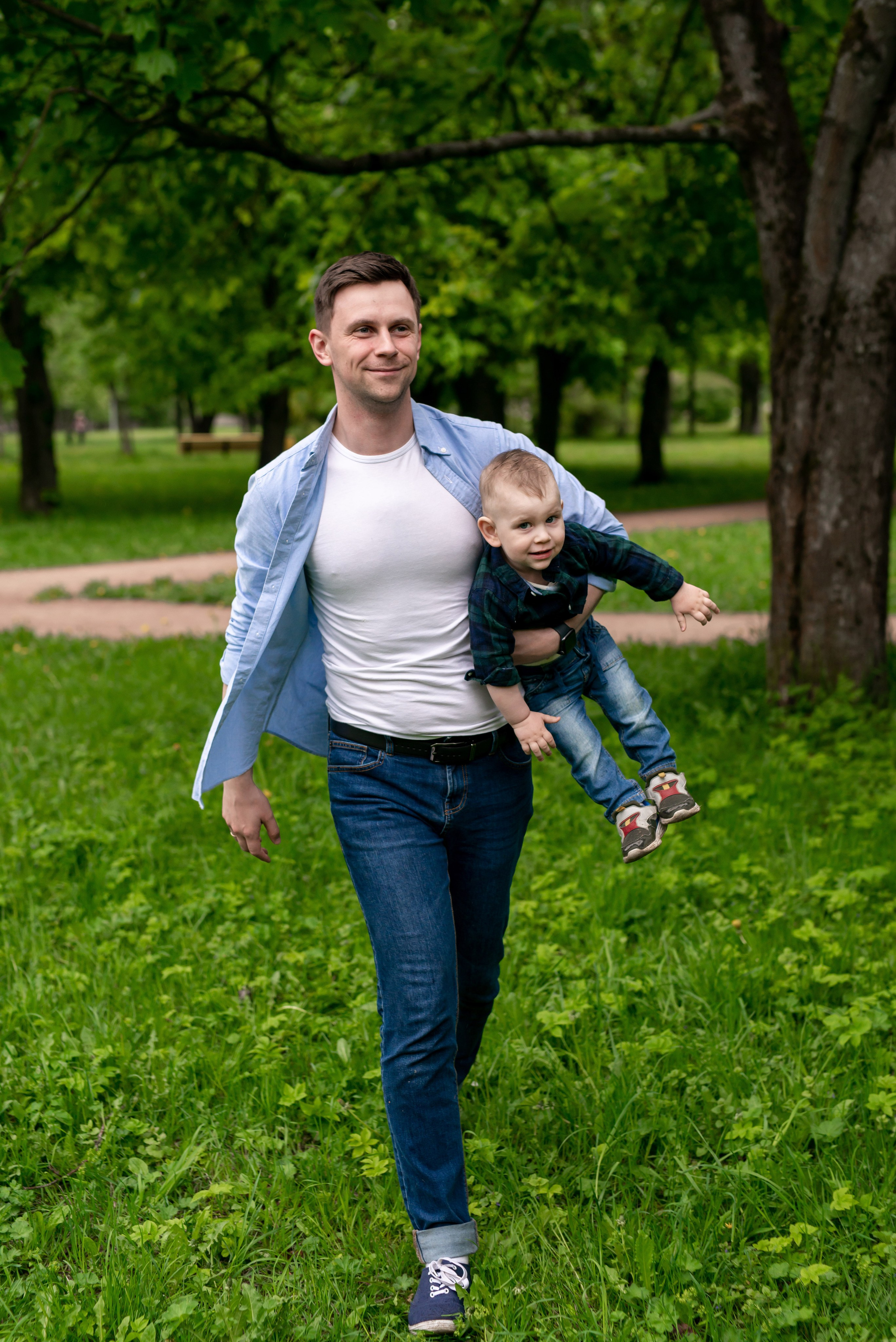 Наташа и Дима (фотосессия в цветущих садах). Портретный, семейный и свадебный фотограф в Санкт-Петербурге и в Пушкине Ширяев Денис