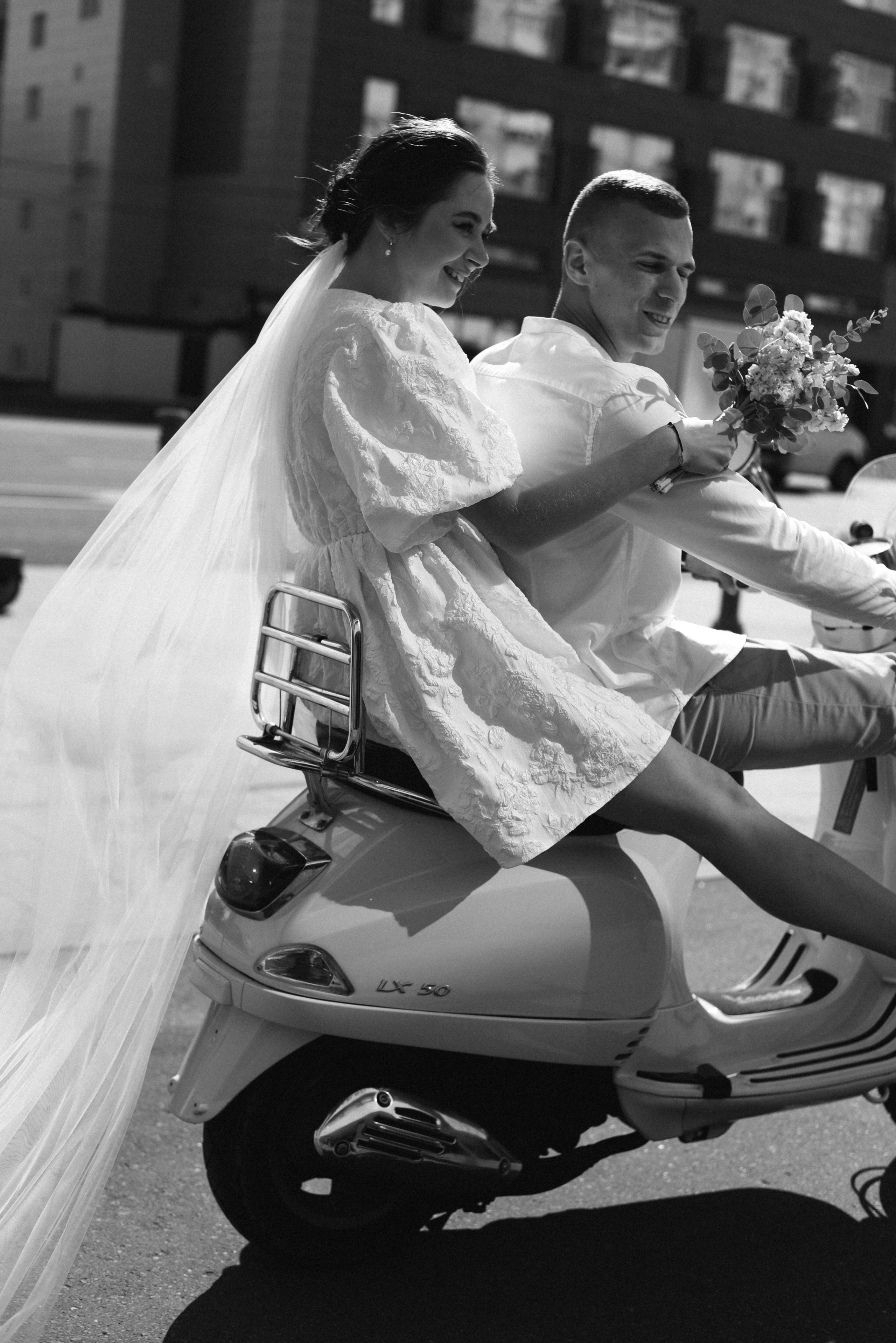 Андрей и Дарья ЗАГС № 4 Свадебная прогулка по городу. Фотограф Лола Волна, город Москва