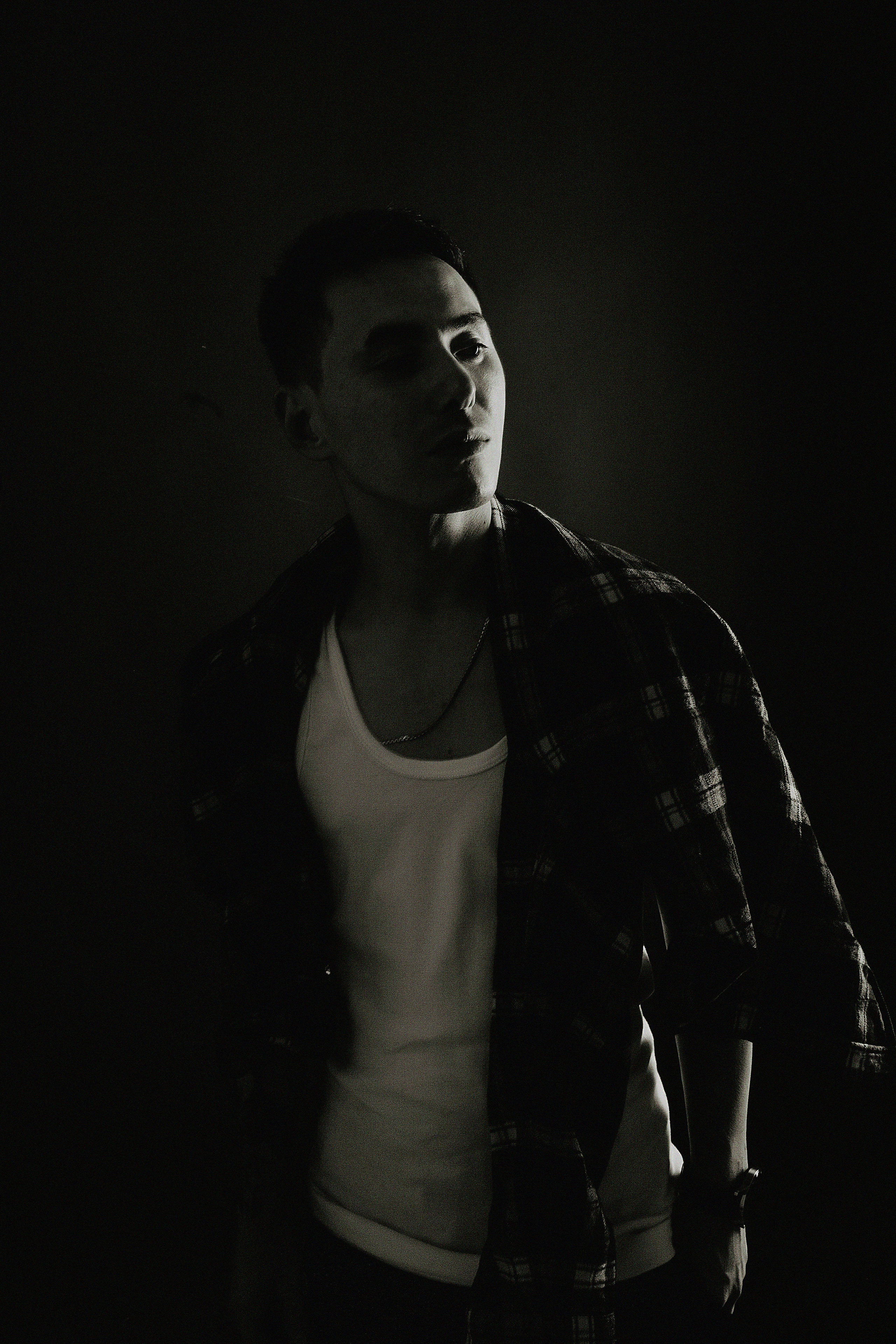 Фотосессия Нуртазы в фотостудии Пространство. Свадебный, семейный и портретный фотограф в Алматы, Костанай