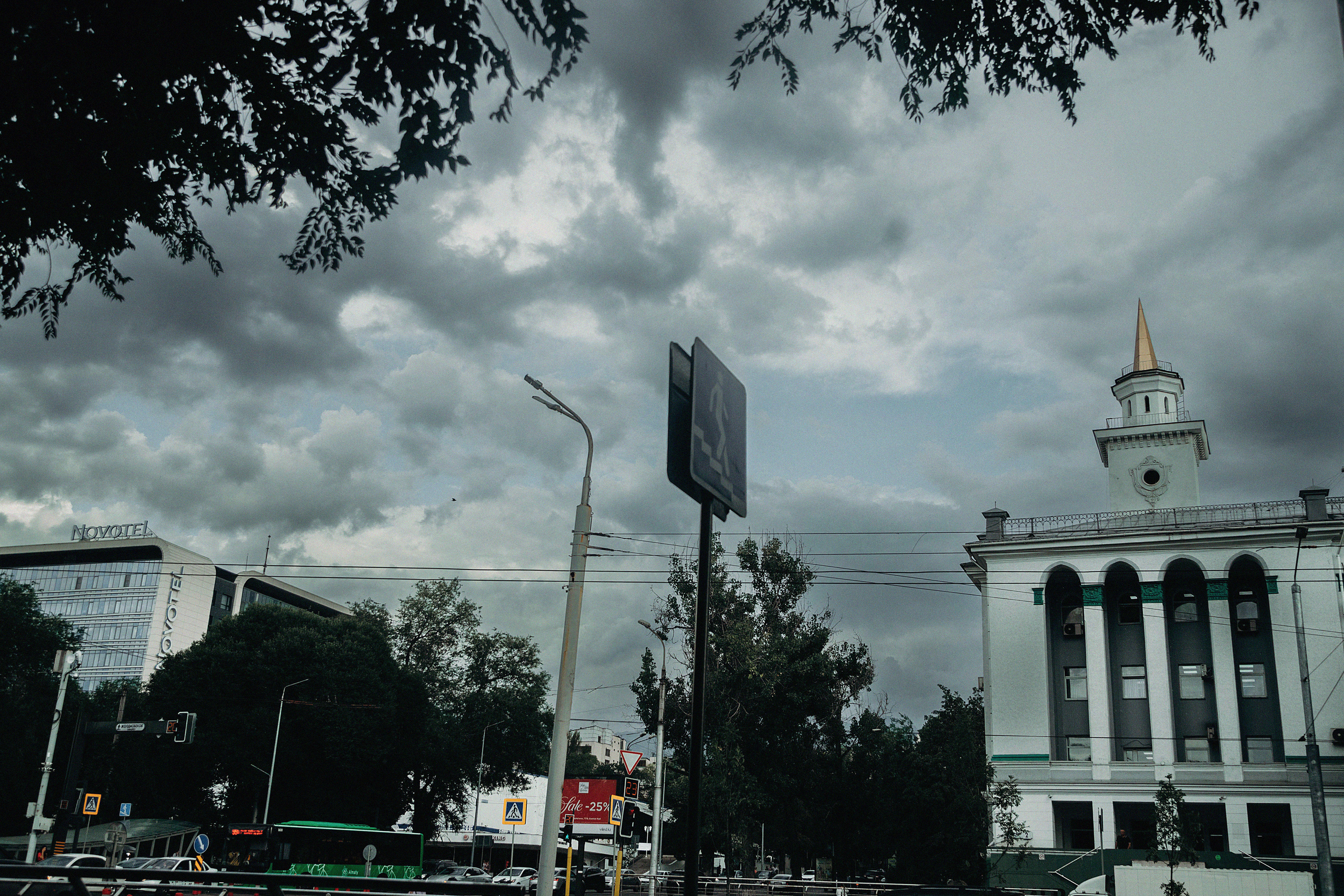 Стрит фото Алматы. Свадебный, семейный и портретный фотограф в Алматы, Костанай