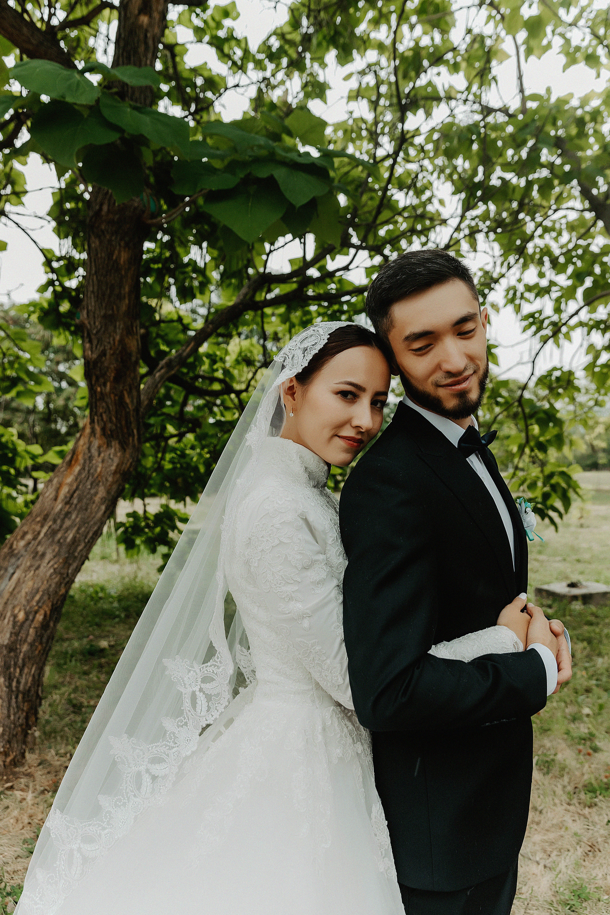 Свадебная фотосессия для Жандоса и Алии в парке Первого Президента. Свадебный, семейный и портретный фотограф в Алматы, Костанай