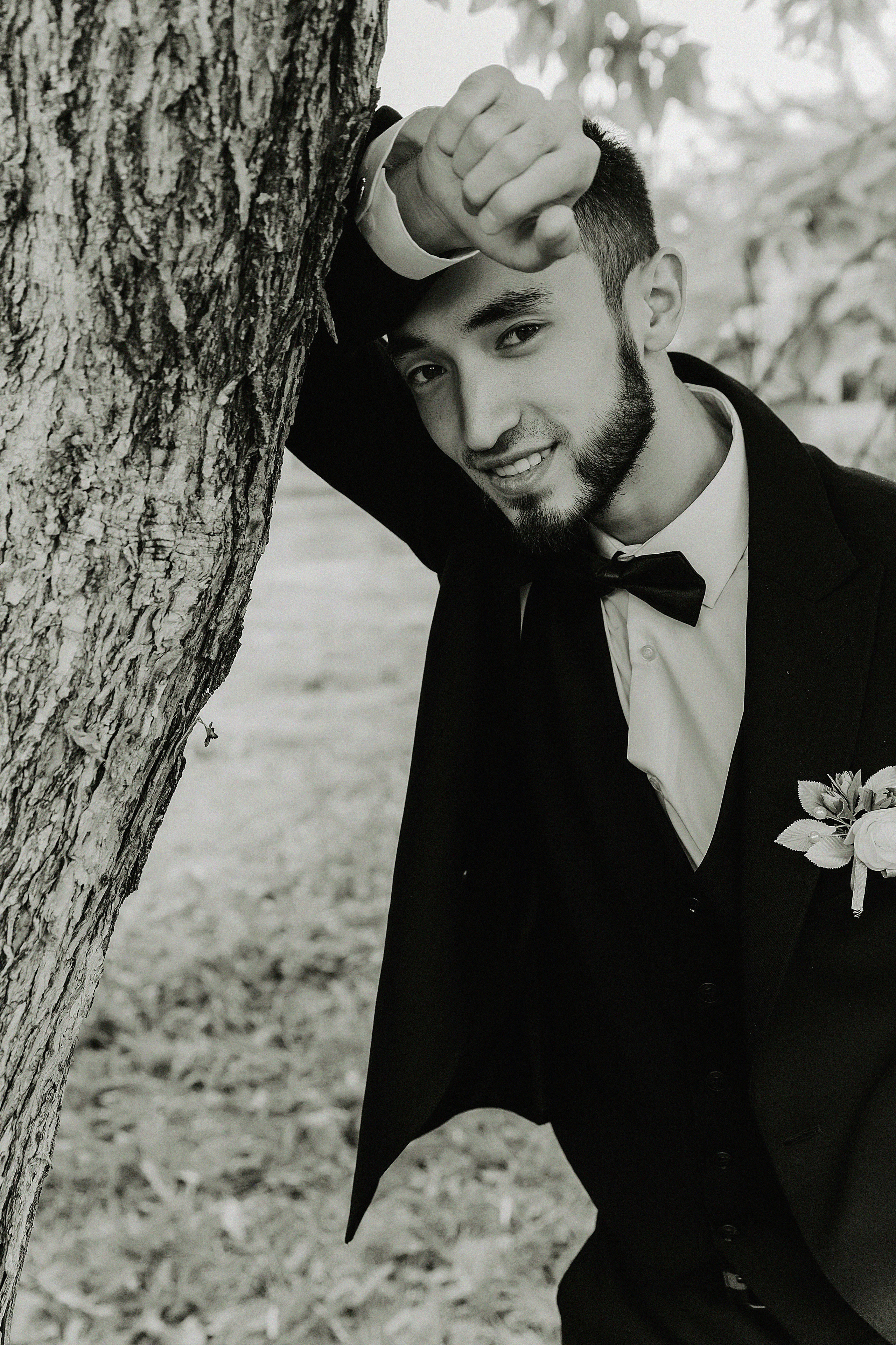 Свадебная фотосессия для Жандоса и Алии в парке Первого Президента. Свадебный, семейный и портретный фотограф в Алматы, Костанай