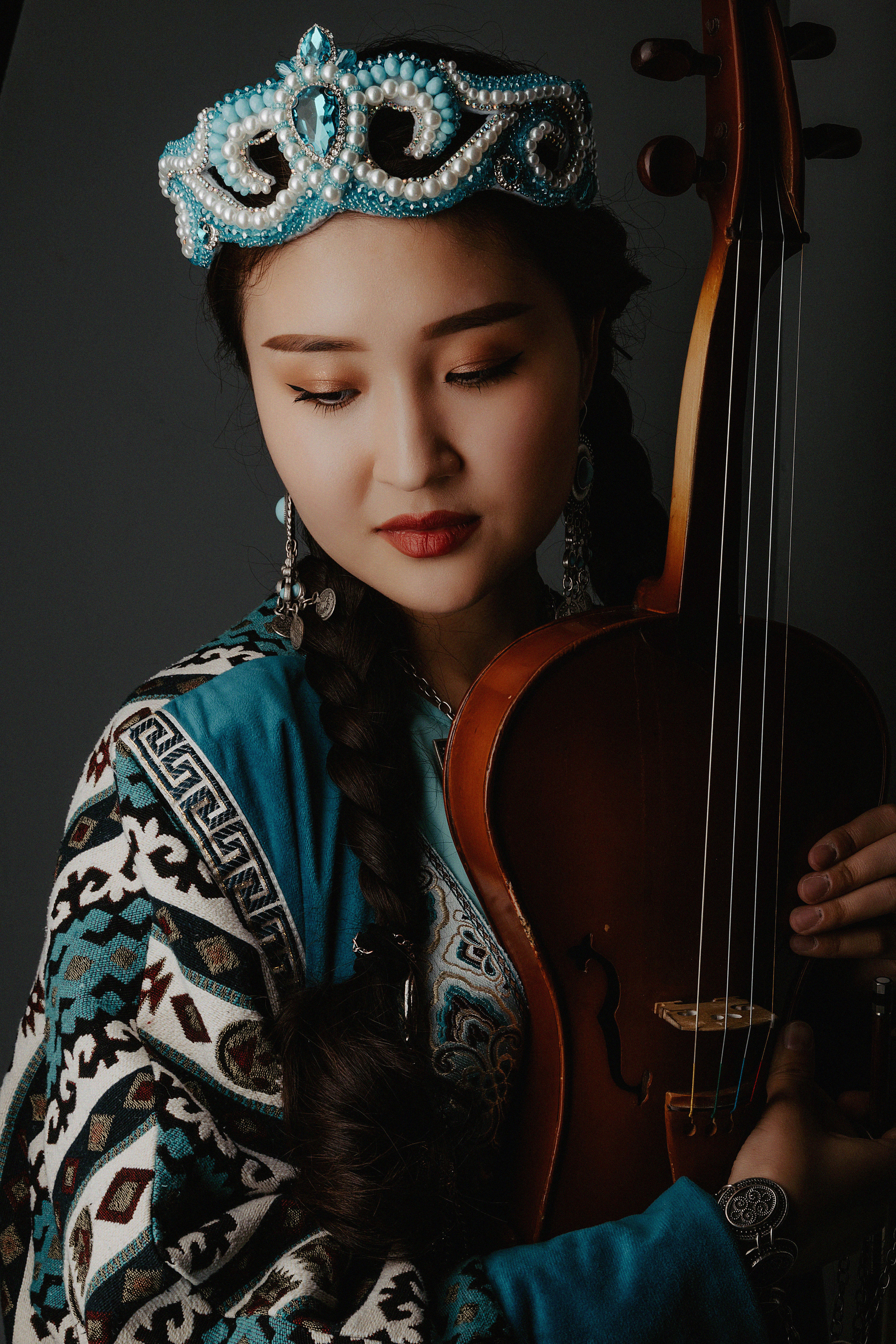 Фотосессия Ару в фотостудии Протсранство. Свадебный, семейный и портретный фотограф в Алматы, Костанай