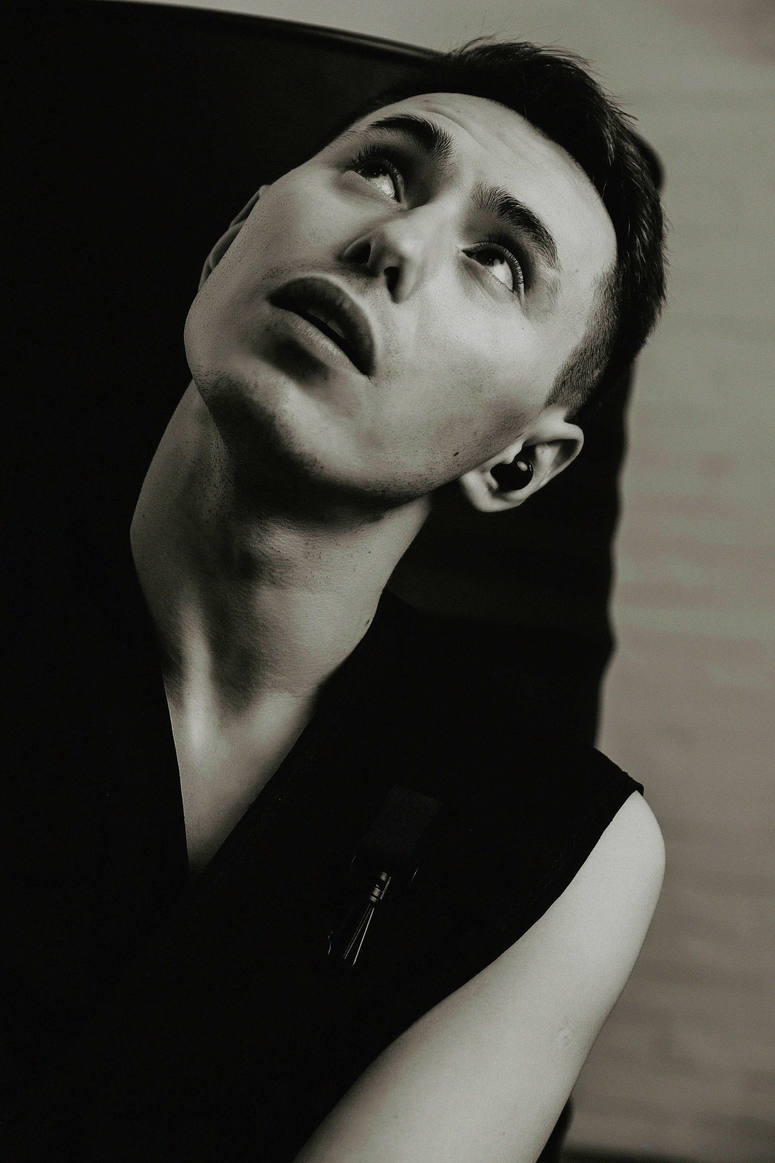 Фотосессия Нуртазы в фотостудии Пространство. Свадебный, семейный и портретный фотограф в Алматы, Костанай