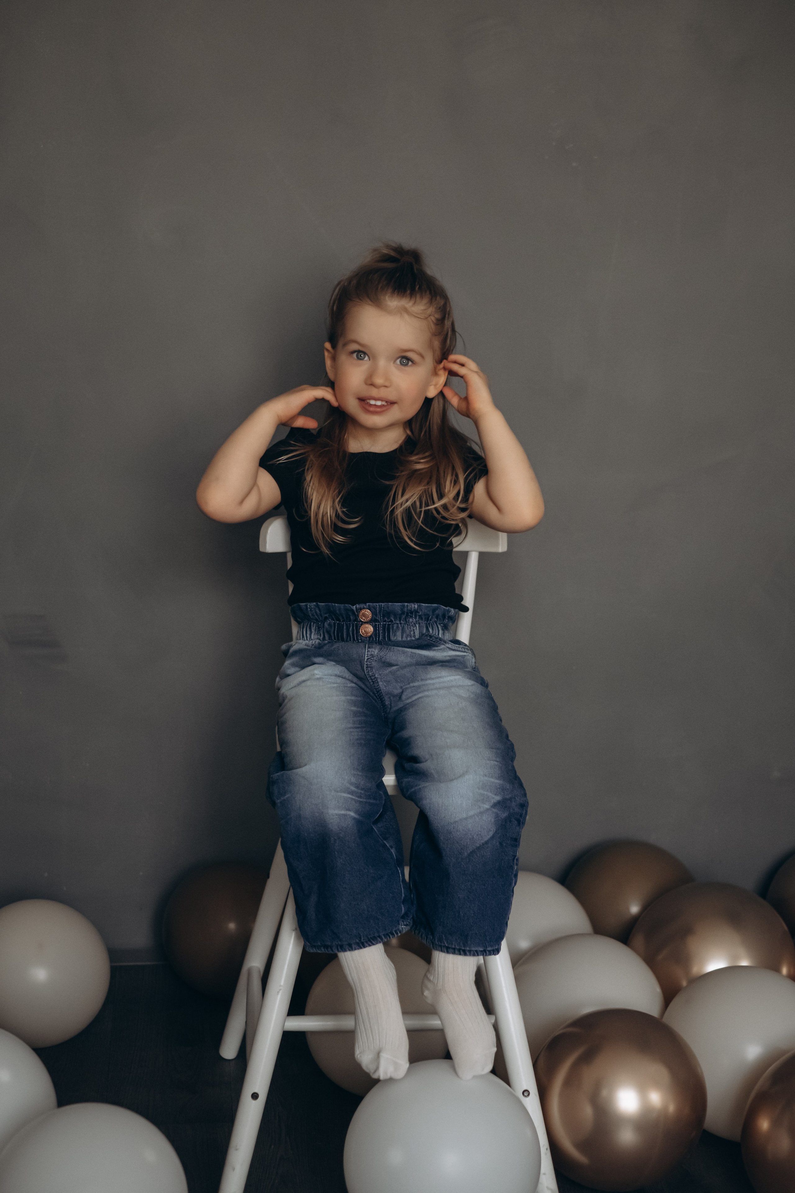 Фотосессия «День рождения» в минималистичной студии. Фотограф Новосибирск Анна Рождественская