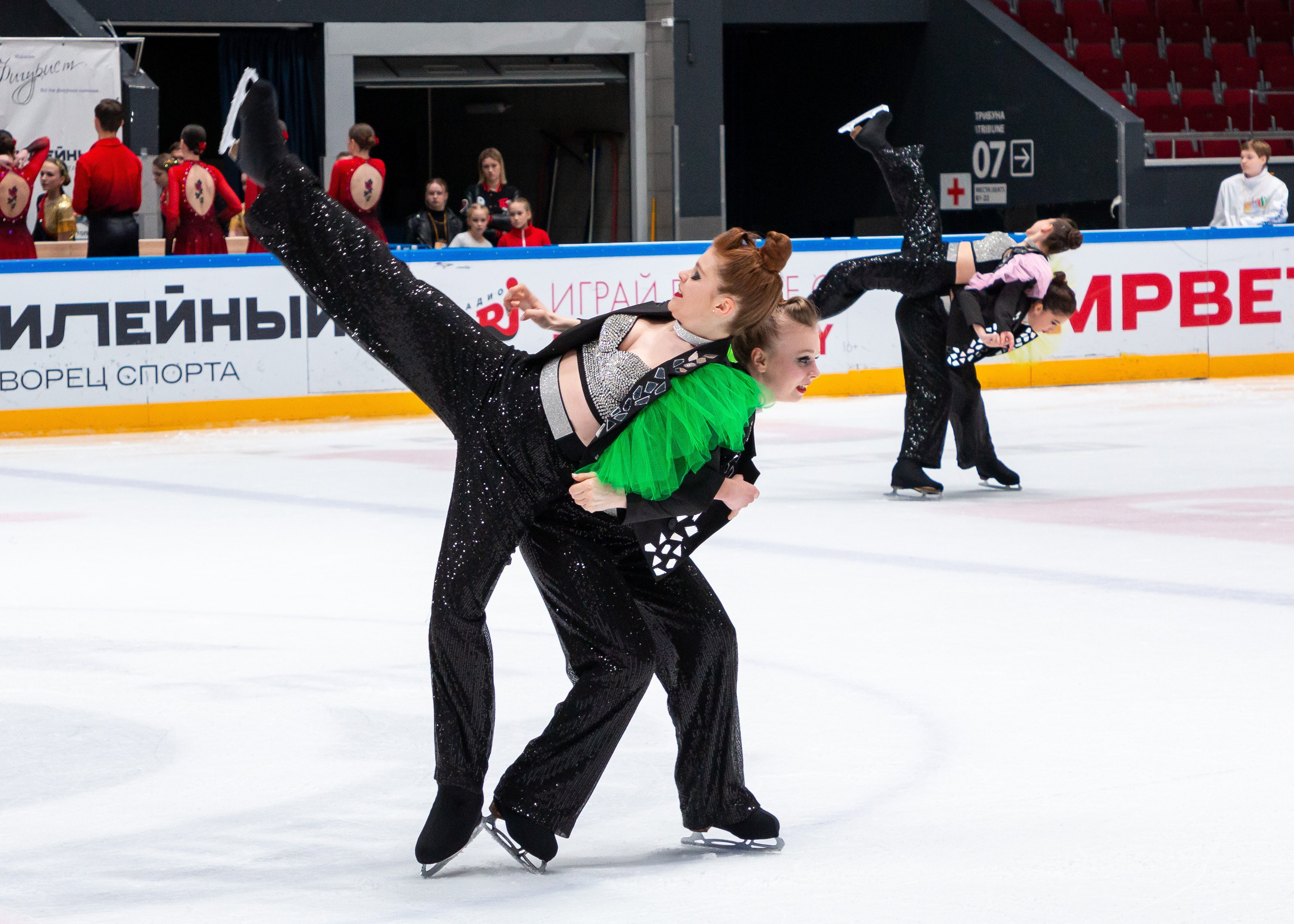 VII Ежегодный фестиваль массовых танцев на льду и фигурного катания «Петровский лёд» Санкт-Петербург 2024. Репортажный фотограф в Москве