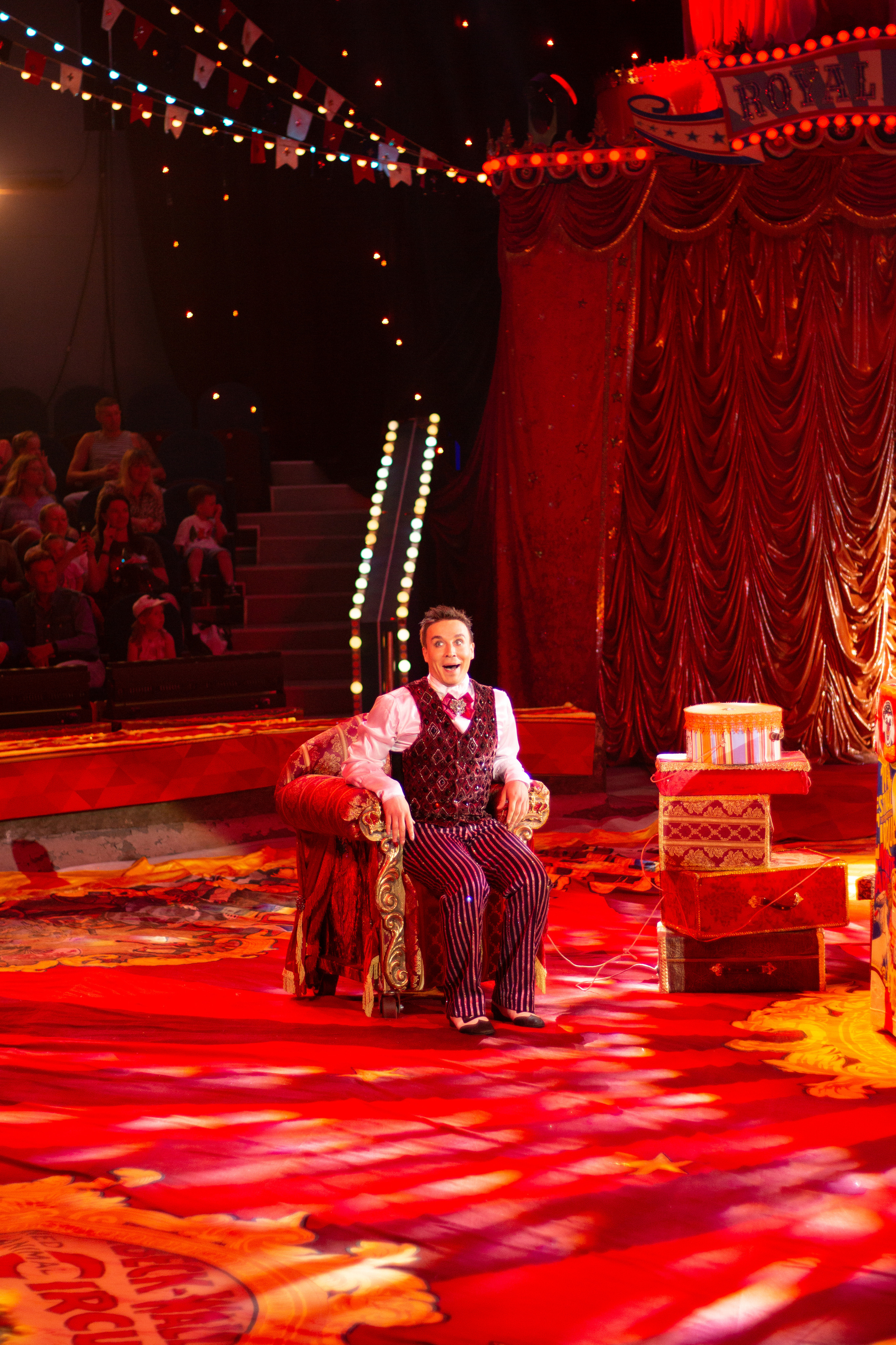 ЦИРКОВОЕ ШОУ ГИИ ЭРАДЗЕ «БУРЛЕСК». Сервис фотоуслуг во Владивостоке