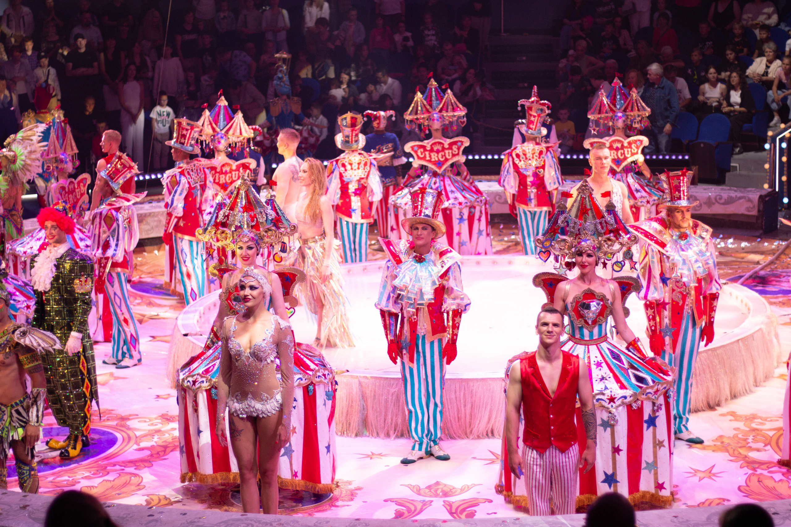 ЦИРКОВОЕ ШОУ ГИИ ЭРАДЗЕ «БУРЛЕСК». Сервис фотоуслуг во Владивостоке