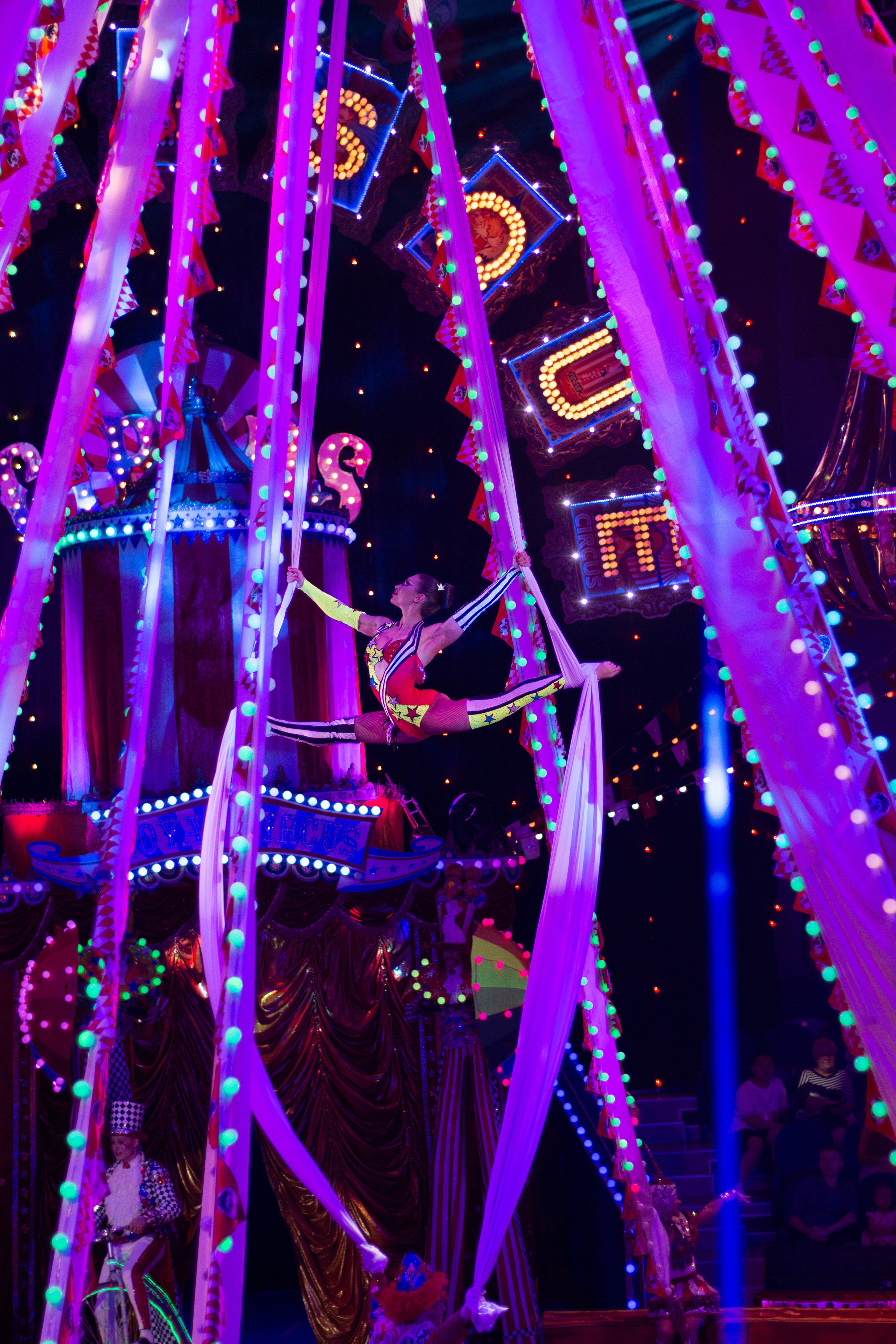 ЦИРКОВОЕ ШОУ ГИИ ЭРАДЗЕ «БУРЛЕСК». Сервис фотоуслуг во Владивостоке