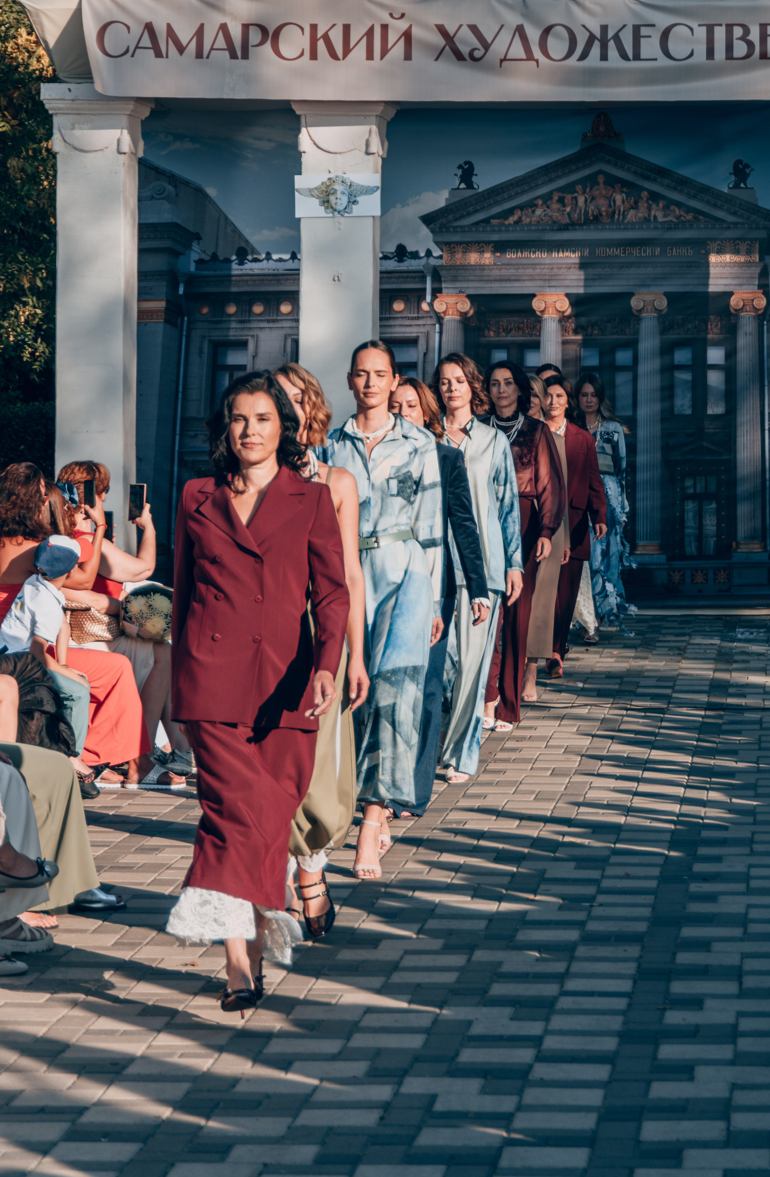 Модный показ «МУЗА» Аллы Селицкой — стиль в каждом кадре. Фотограф Самара — репортажная, свадебная, интерьерная съёмка от Ильи Петрова, профессионала своего дела