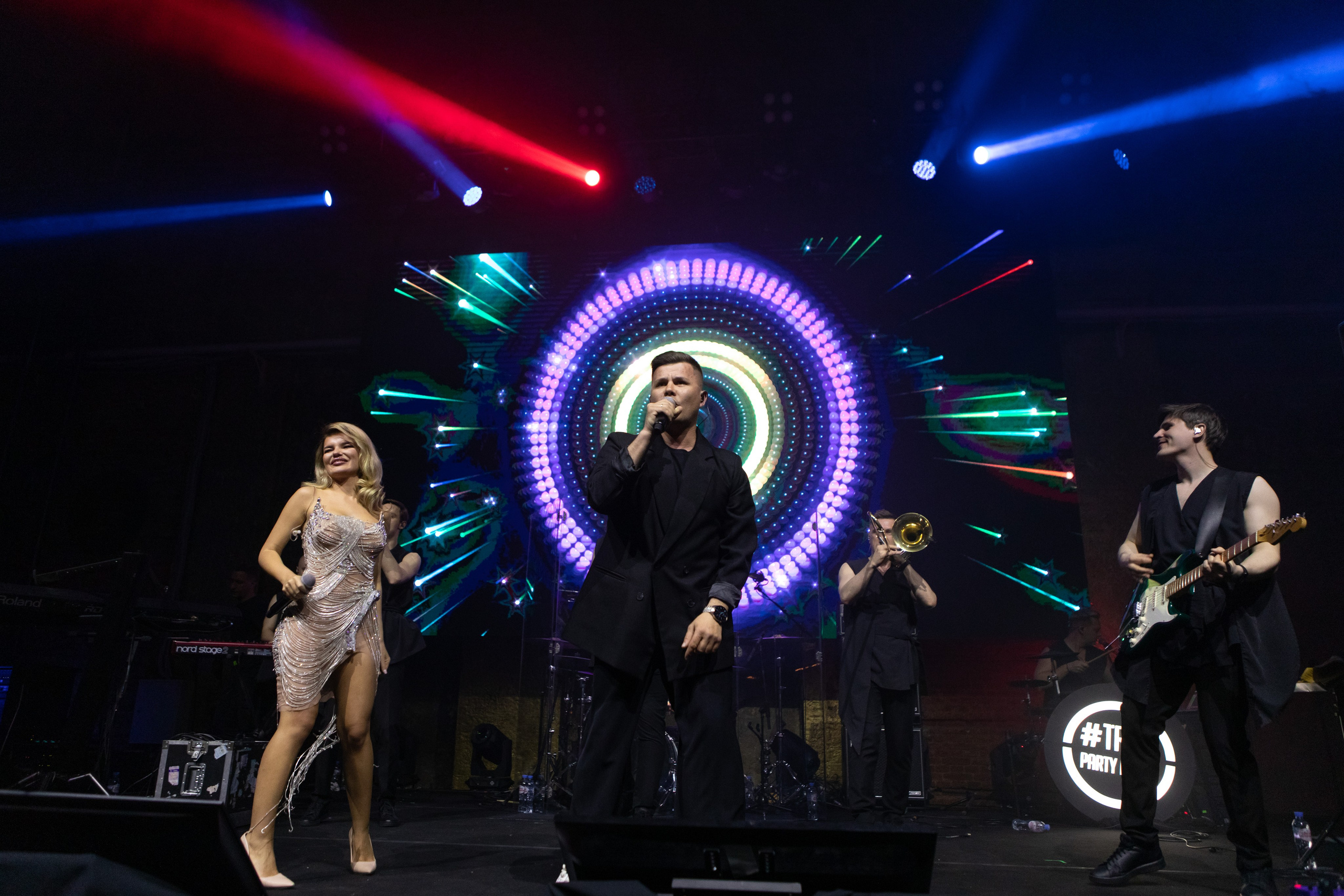 Строительная компания Л1- 32 года. Специальный гость — Григорий Лепс. Двойняшки-фотографы Анна и Анастасия в Санкт-Петербурге