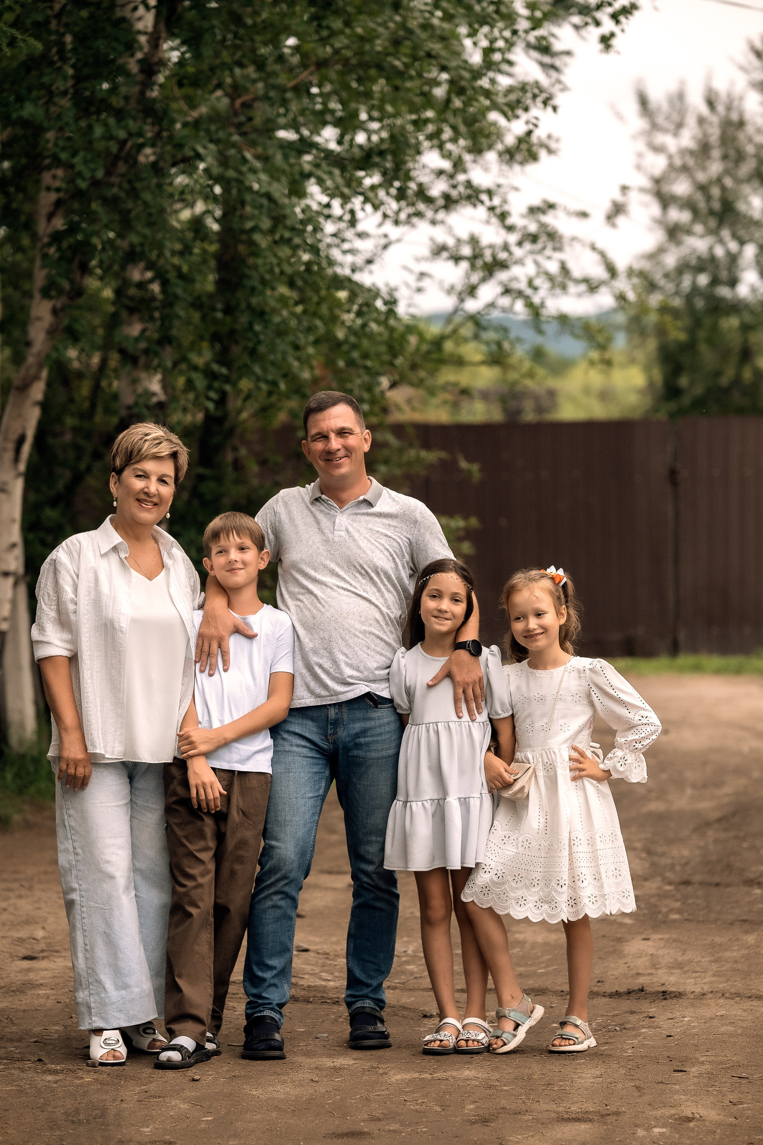 Семейная фотосессия на даче Чита. Портретный фотограф в Чите Анна Камратова. Помогу Вам создать историю, в которой Вы — главный герой!
