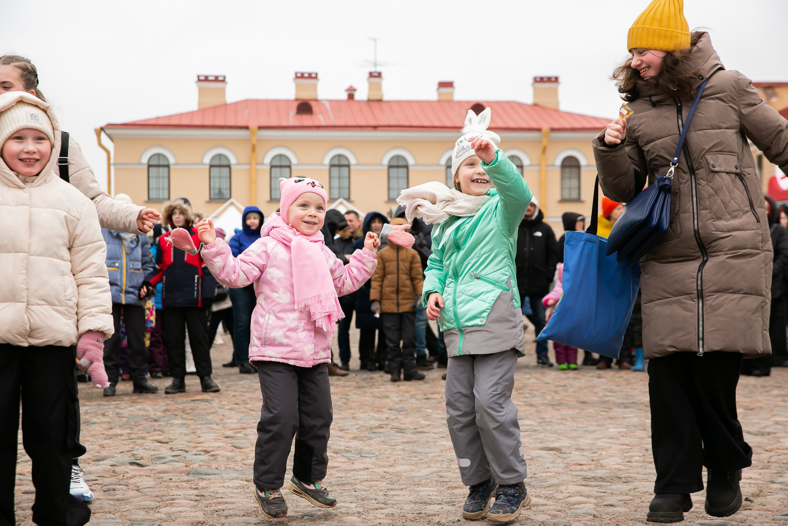 Масленица 2024 Петропавловская крепость. Семейный и портретный фотограф в Санкт-Петербурге Ольга Станкова