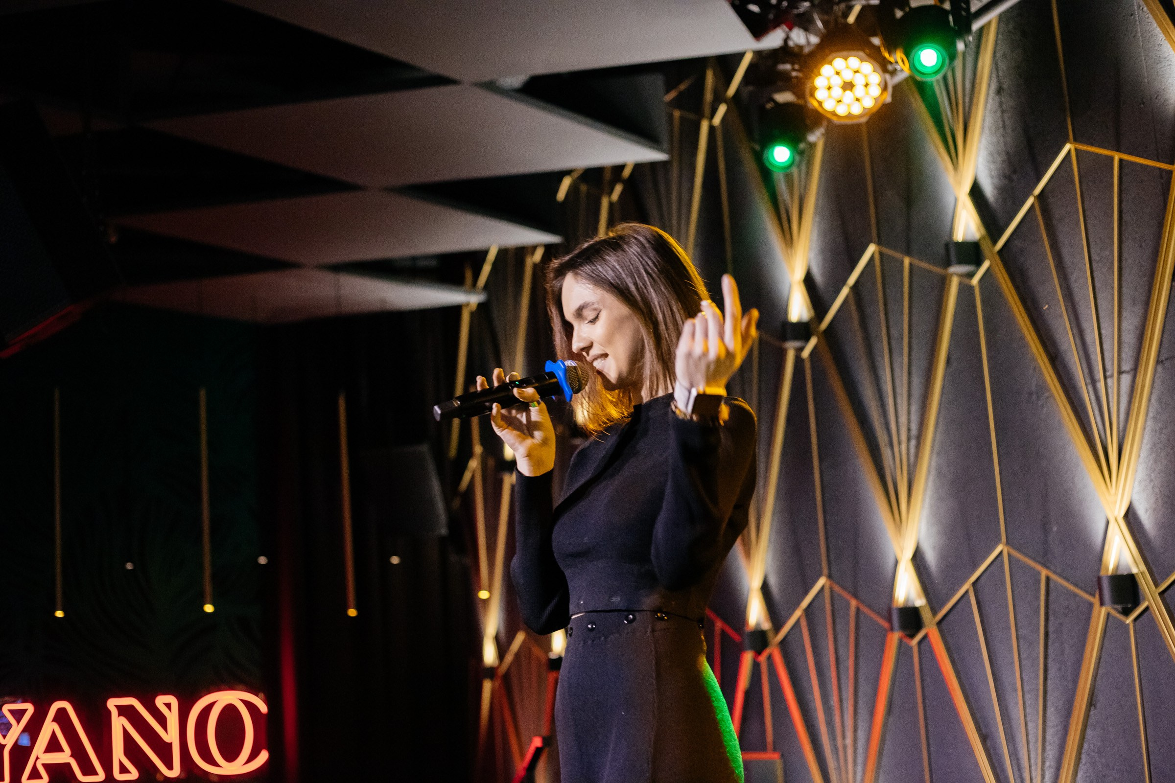 КАРАОКЕ БАР P'YANO. Репортажный и портретный фотограф в Екатеринбурге Гизатуллин Марат