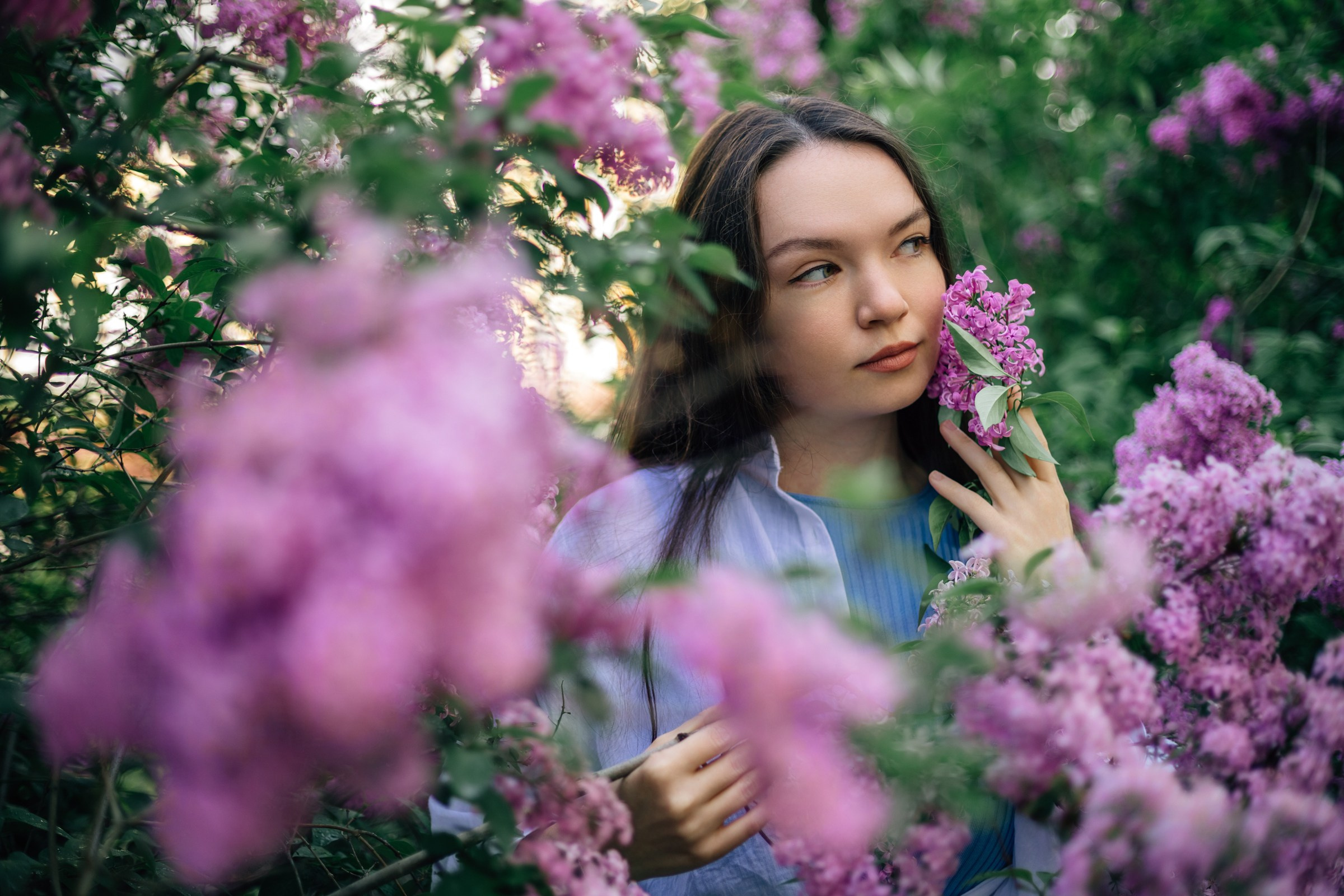 Смазы сирени. Екатерина. Июнь 2025. Фотограф Пермь. Свадьбы. Семья и дети, школа, д. сад. Фотокниги