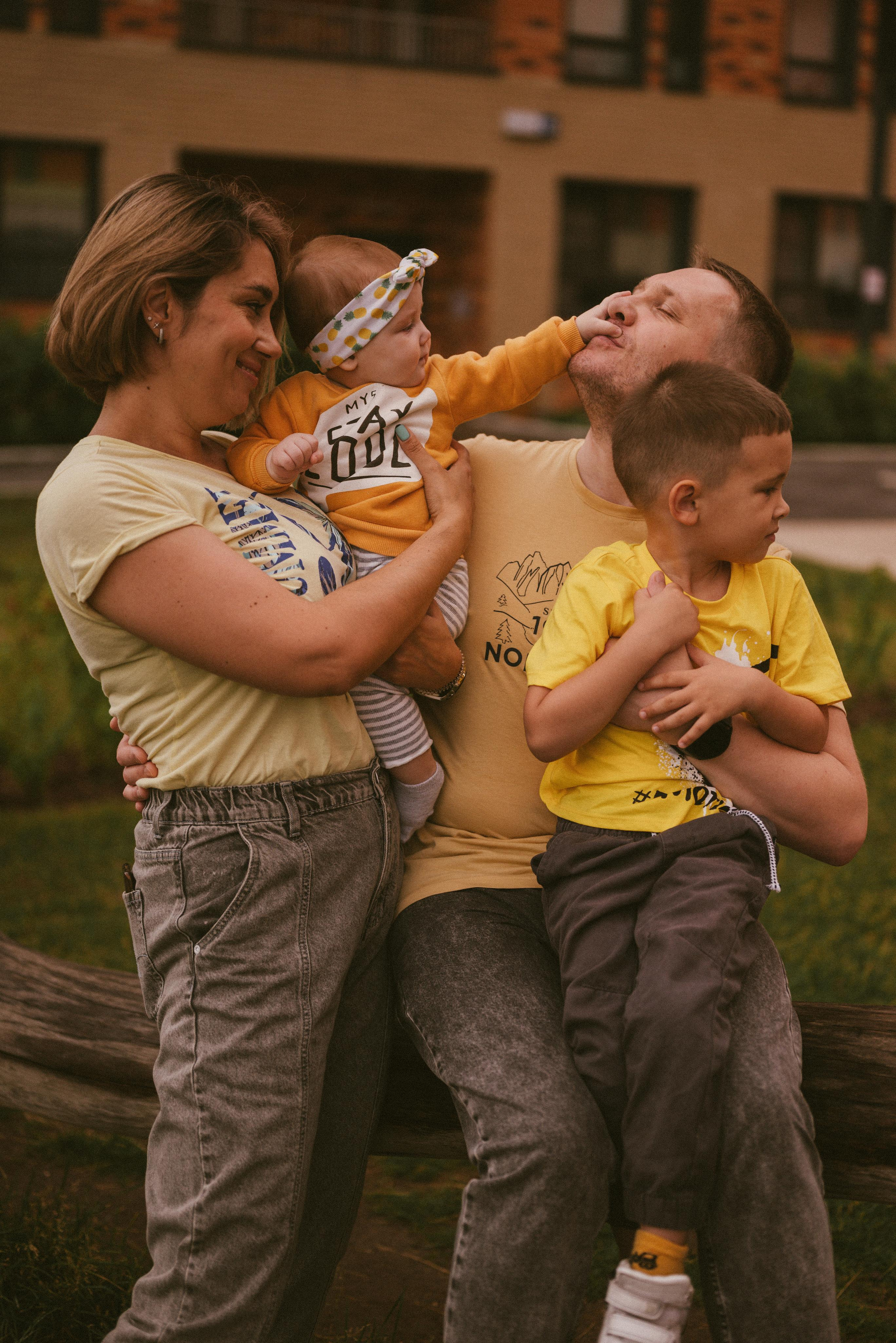 Сергей и Мария с Никитой и Миланой. Фотограф Кристина Пархоменко