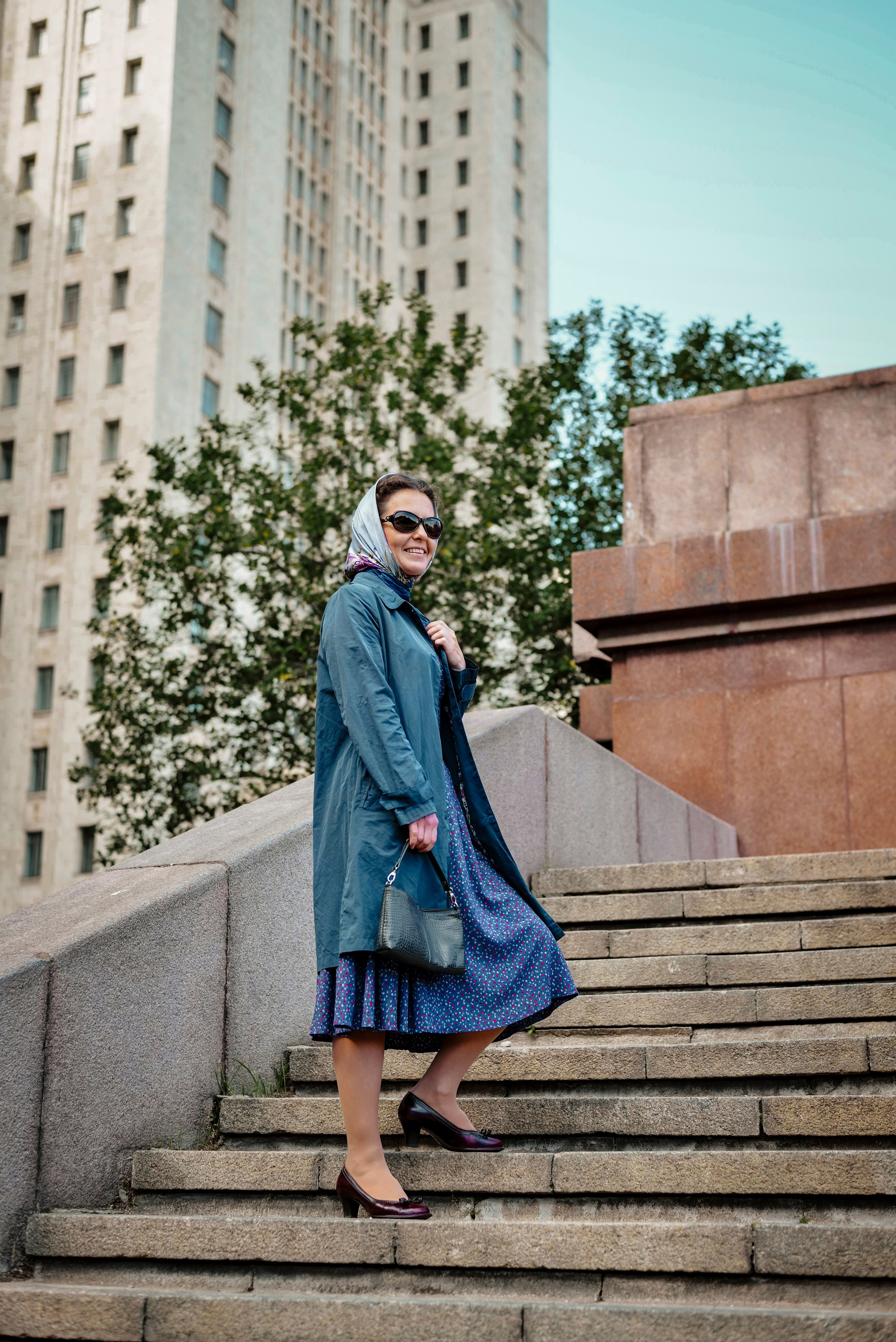 Ретро прогулка на Воробьевых горах. Фотограф Москва: тематическая фотосессия с подбором образа