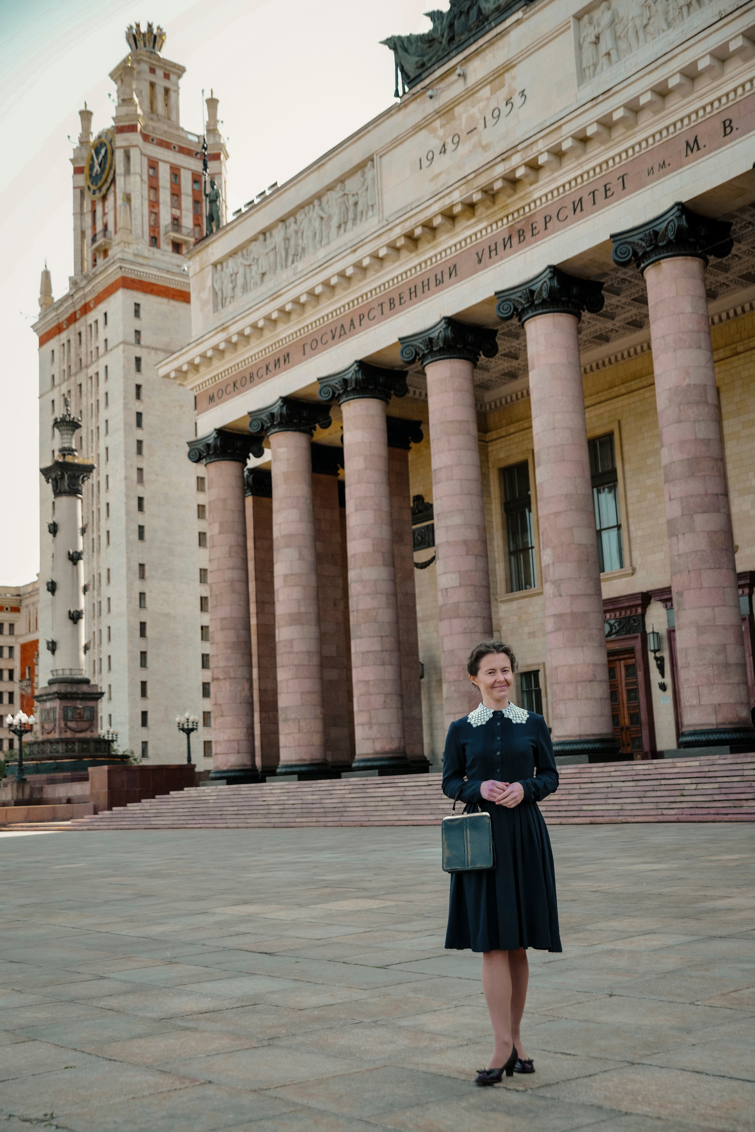 Ретро прогулка на Воробьевых горах. Фотограф Москва: тематическая фотосессия с подбором образа