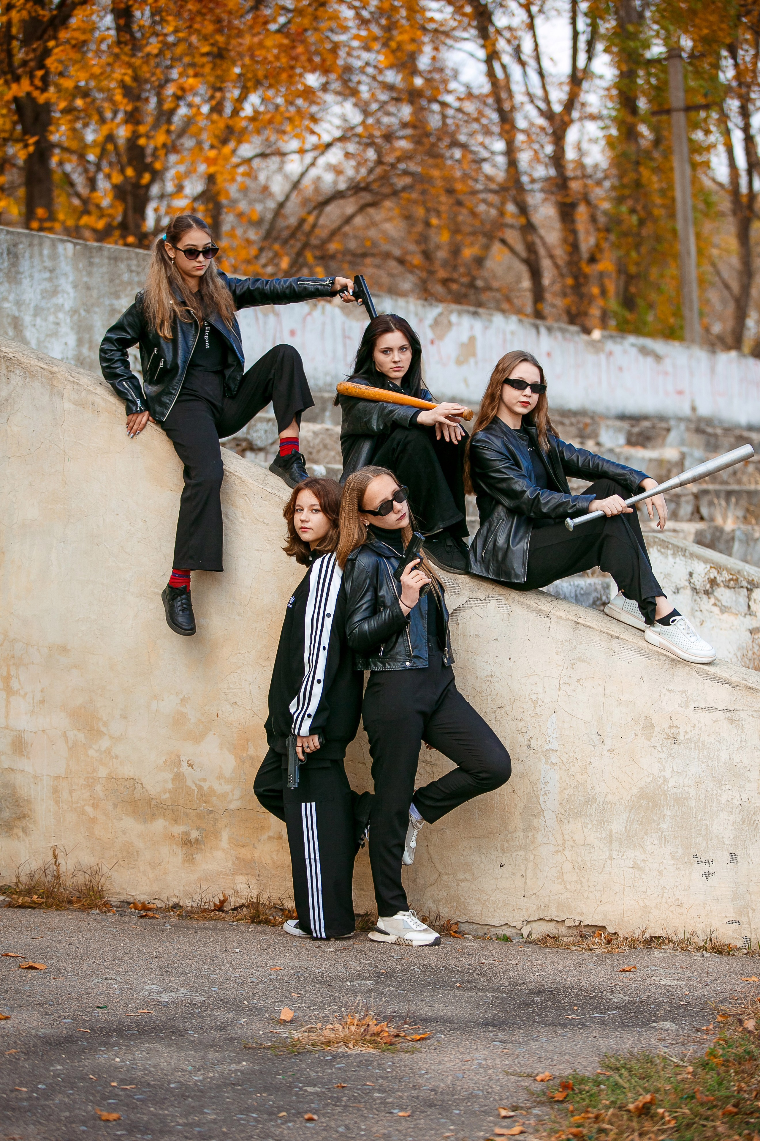 ЛЮДИ В ЧЕРНОМ. Выпускные альбомы в Донецке и ДНР. Фотограф Донецк и ДНР