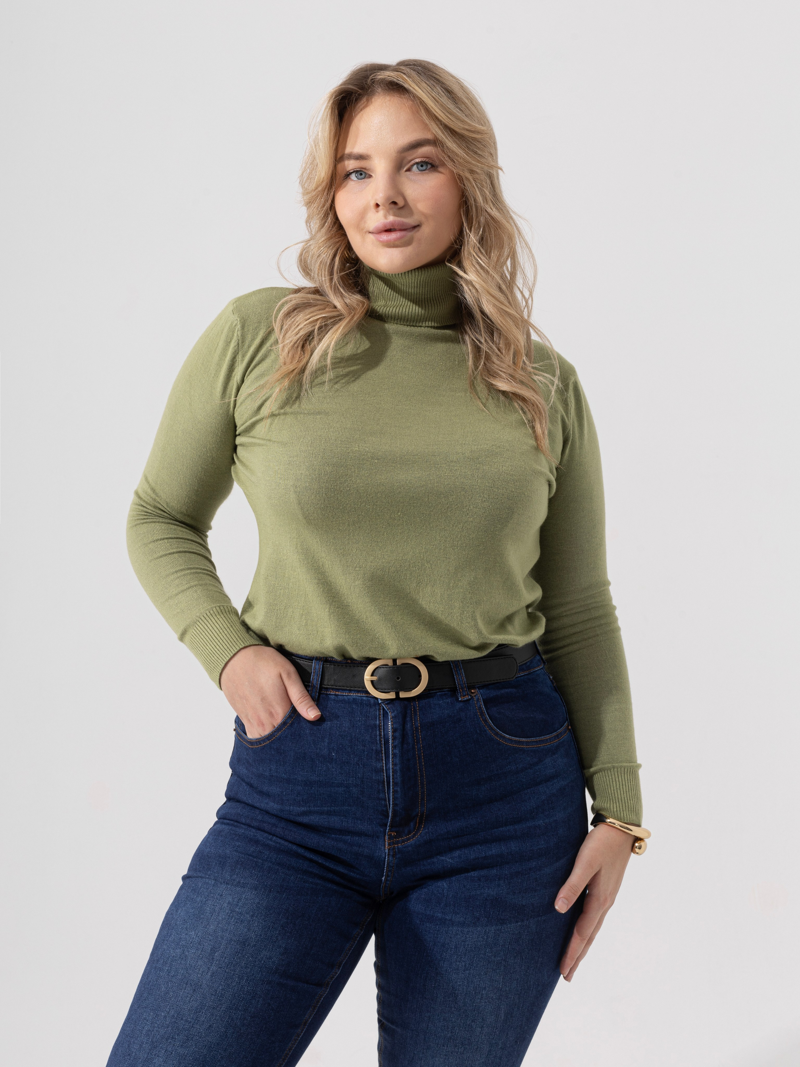 Настя. Фото для маркетплейсов в самых сочных локациях города Сочи