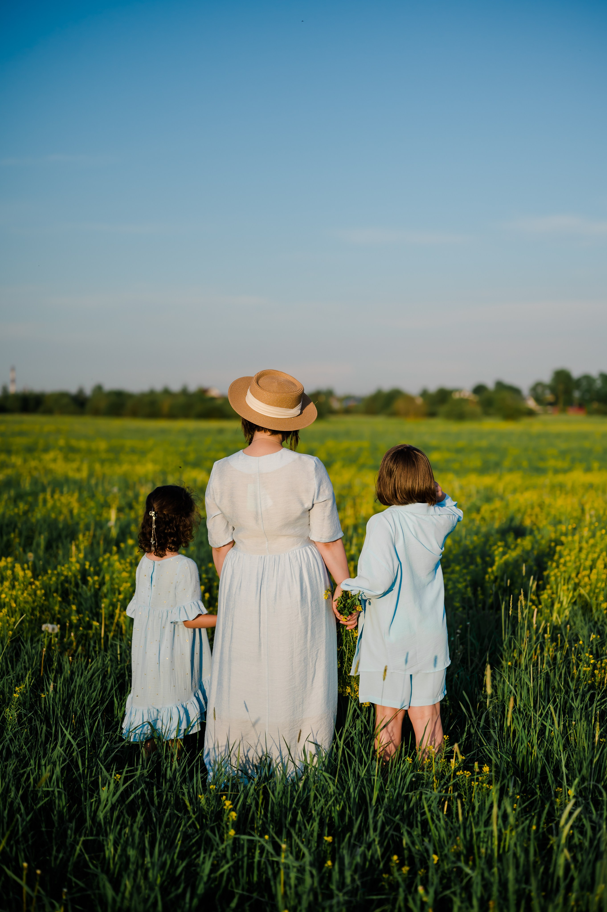 Анна, Дарья и Мария. Рапс. Свадебный и семейный фотограф Евгения Кононова