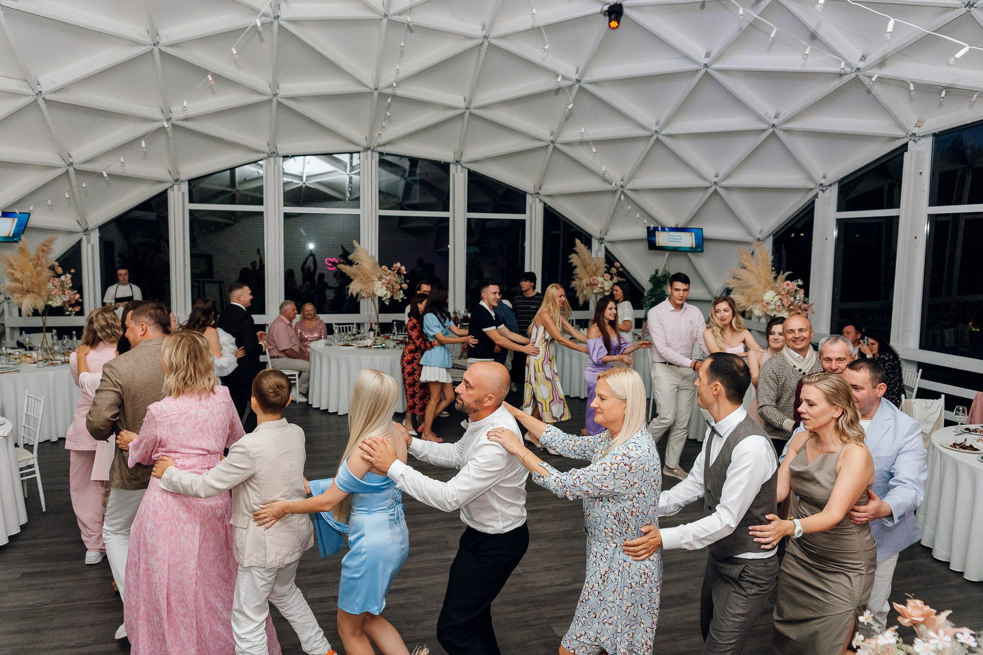 «От сборов до торта». Сергей Гладков свадебный фотограф в Москве