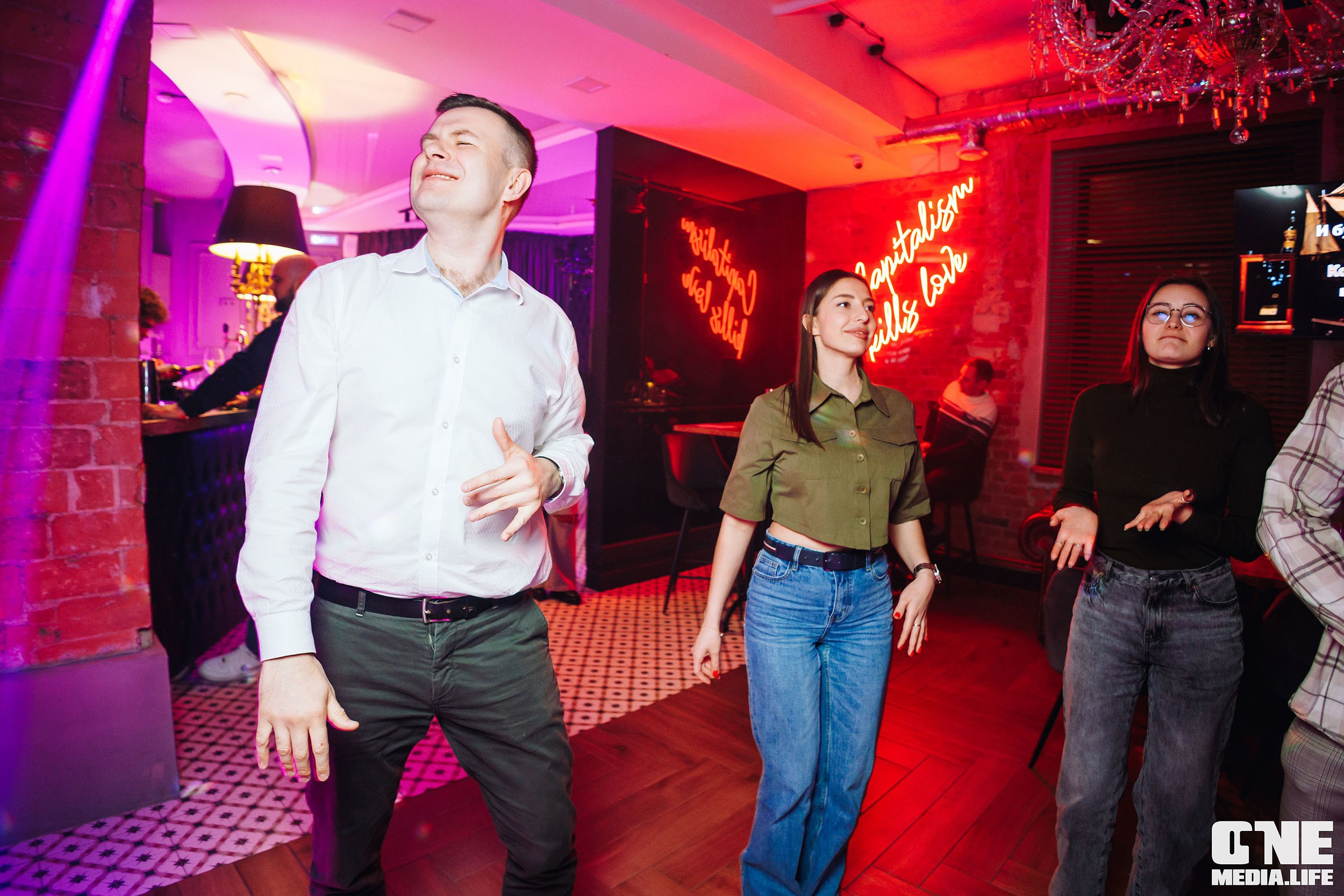 Пятница в Белгравии. One Media Life: фоторепортажи, фотоотчеты с мероприятий и заведений