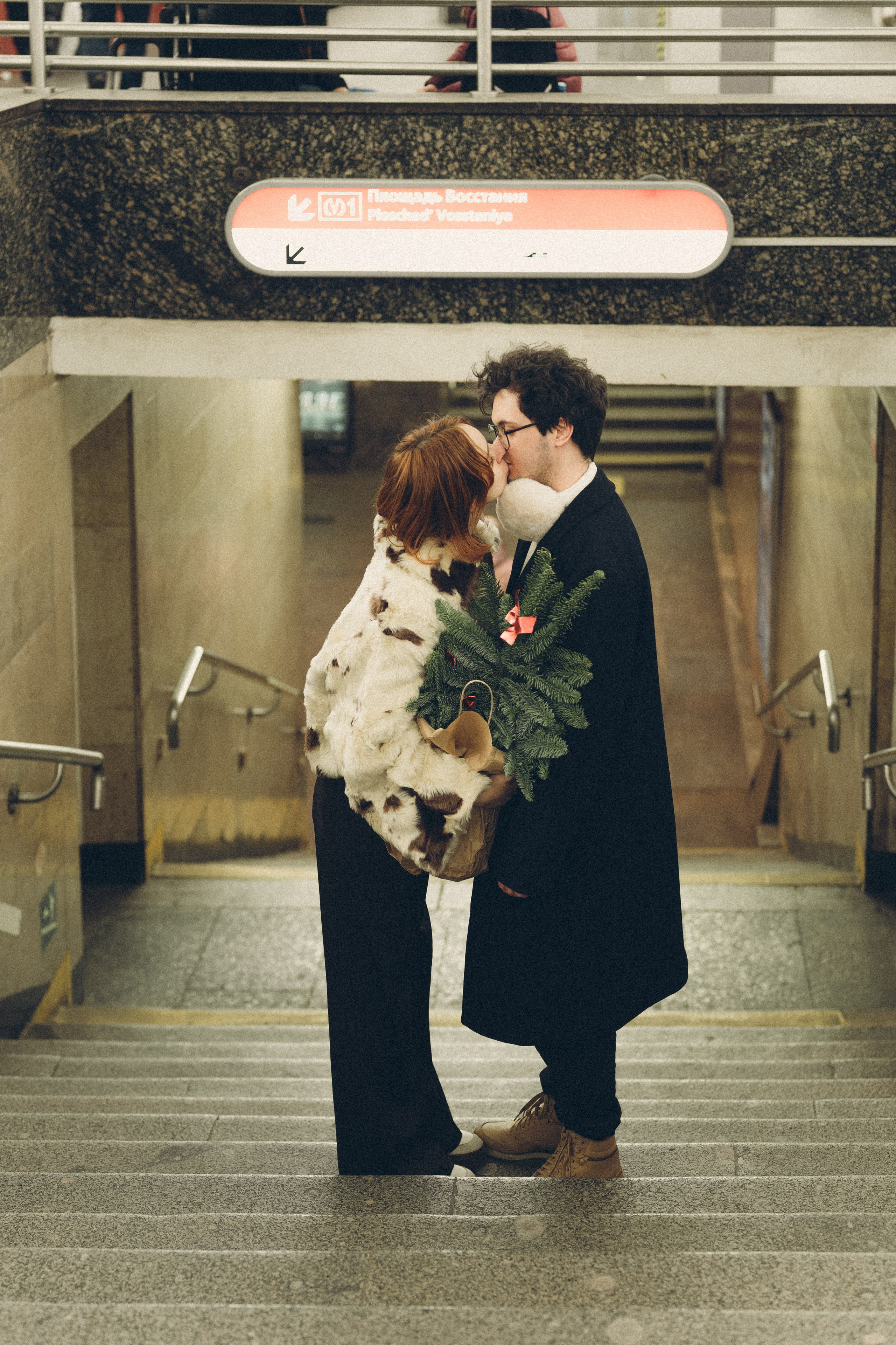НОВОГОДНЯЯ ФОТОСЕСИИЯ ПАРЫ В МЕТРО ЛЮБОВЬ. Профессиональный фотограф, Санкт-Петербург — Виктория Богомолова