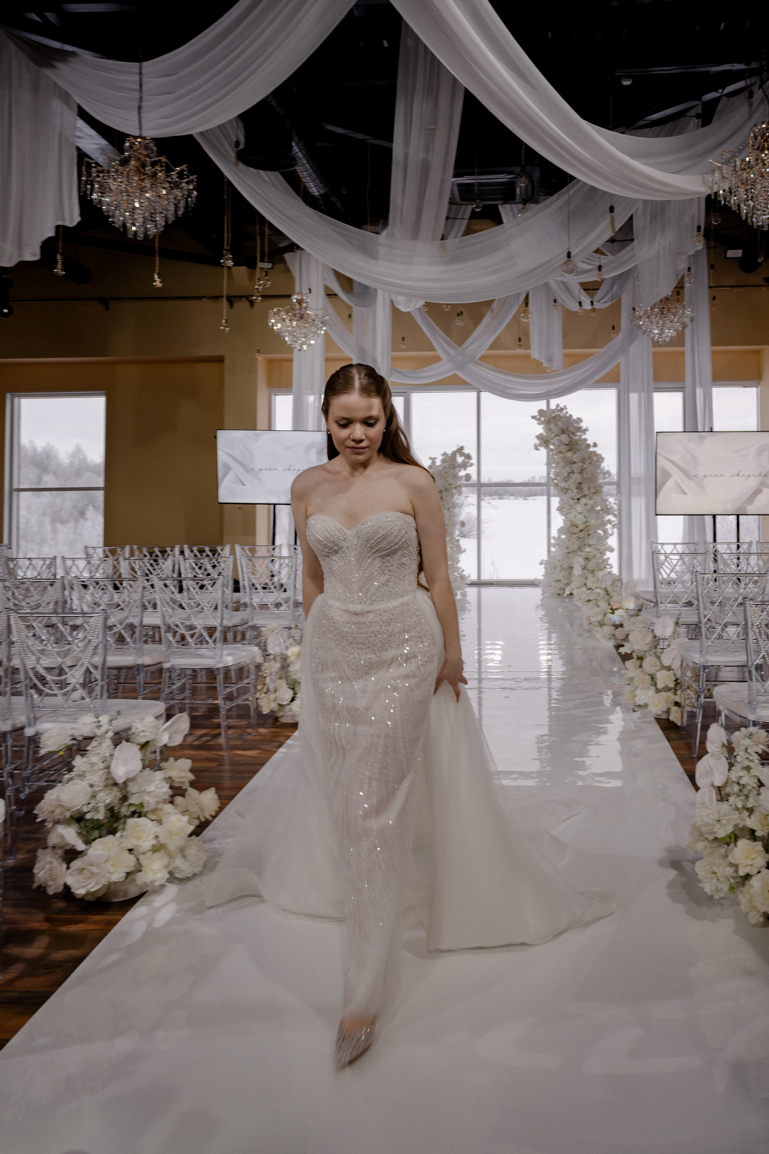 СВАДЕБНАЯ СЬЕМКА СБОРОВ В ОТЕЛЕ И ВЫЕЗД НА ЦЕРЕМОНИЮ (СНЯТО В СИБИРЕ В НИЖНЕВАРТОВСКЕ). Профессиональный фотограф, Санкт-Петербург — Виктория Богомолова