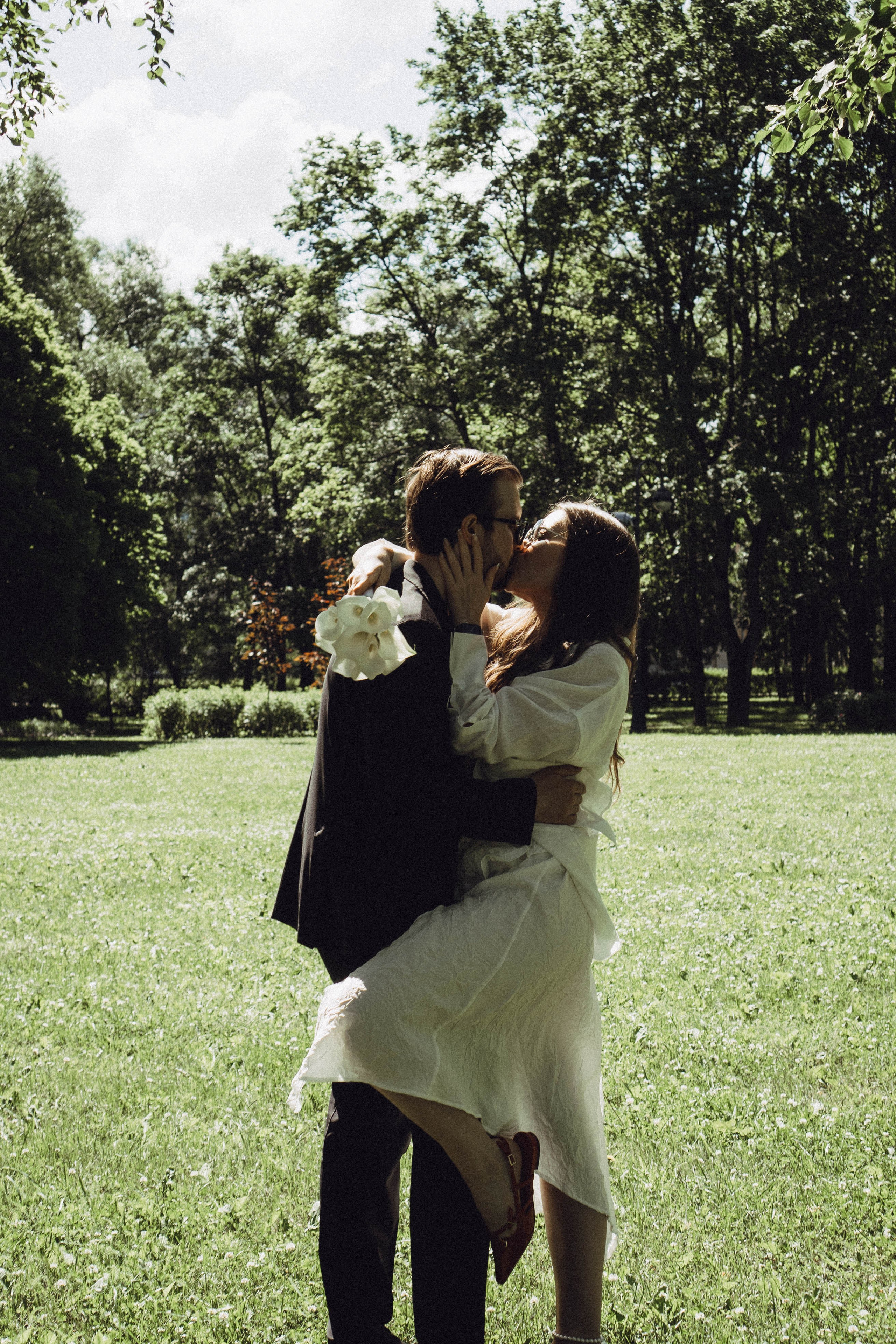 СВАДЕБНАЯ СЬЕМКА В ПАРКЕ ПОБЕДЫ И ПРОГУЛКА ПО МОСКОВСКОМУ ПРОСПЕКТУ. Профессиональный фотограф, Санкт-Петербург — Виктория Богомолова