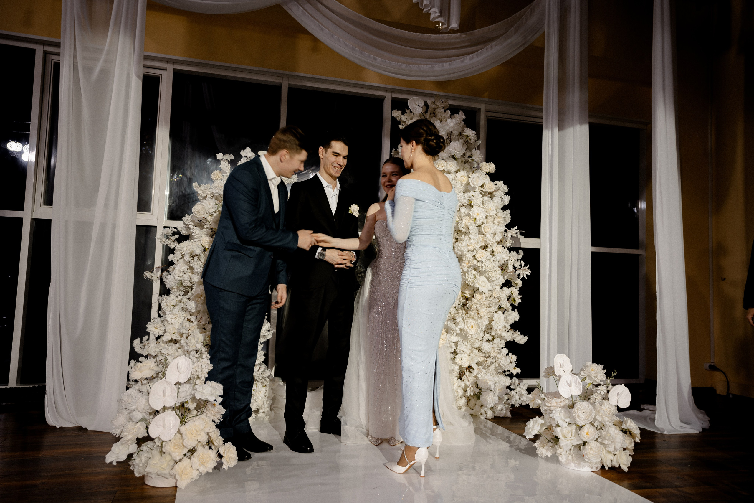 СВАДЕБНАЯ СЬЕМКА СБОРОВ В ОТЕЛЕ И ВЫЕЗД НА ЦЕРЕМОНИЮ (СНЯТО В СИБИРЕ В НИЖНЕВАРТОВСКЕ). Профессиональный фотограф, Санкт-Петербург — Виктория Богомолова