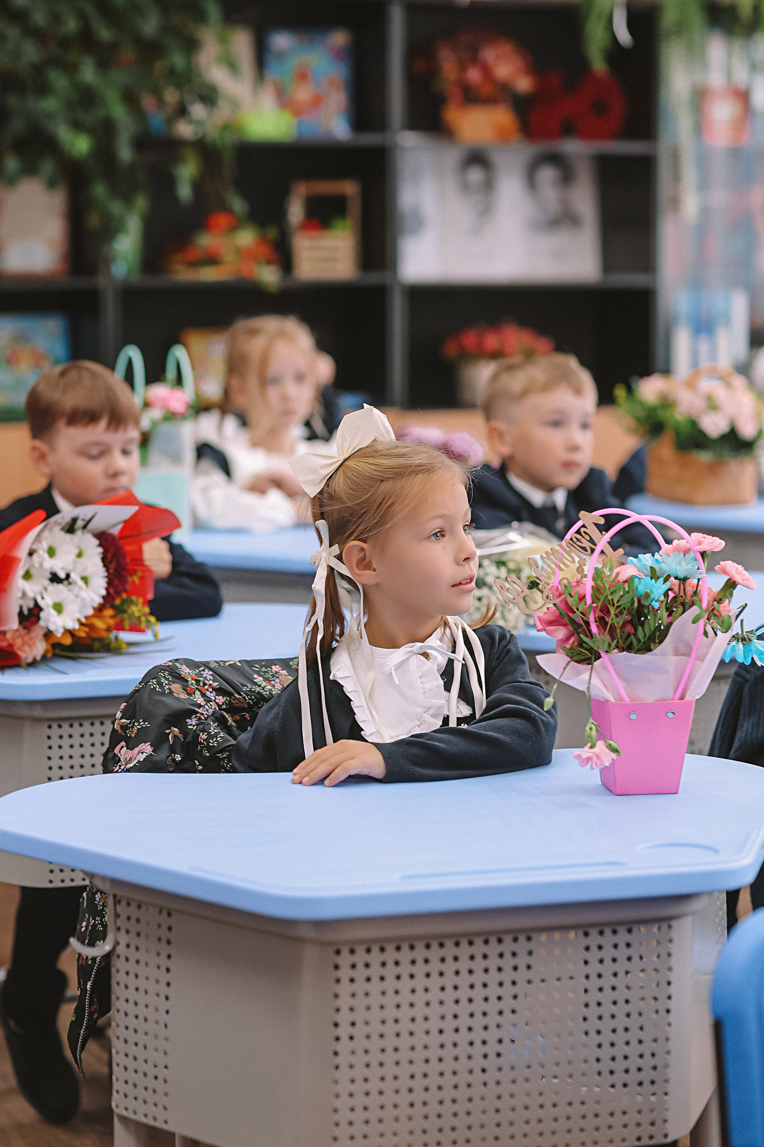 1 сентября линейка+кл час+портреты. Семейный фотограф Тюмень, фотограф на роды Салмина Мария