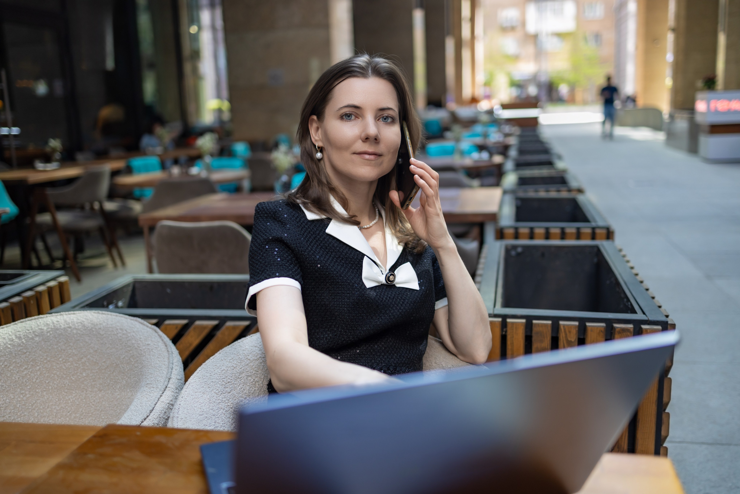 Бизнес стиль на Белой площади. Модель Ирина. Репортажный, семейный и студийный фотограф в Москве Демин Алексей